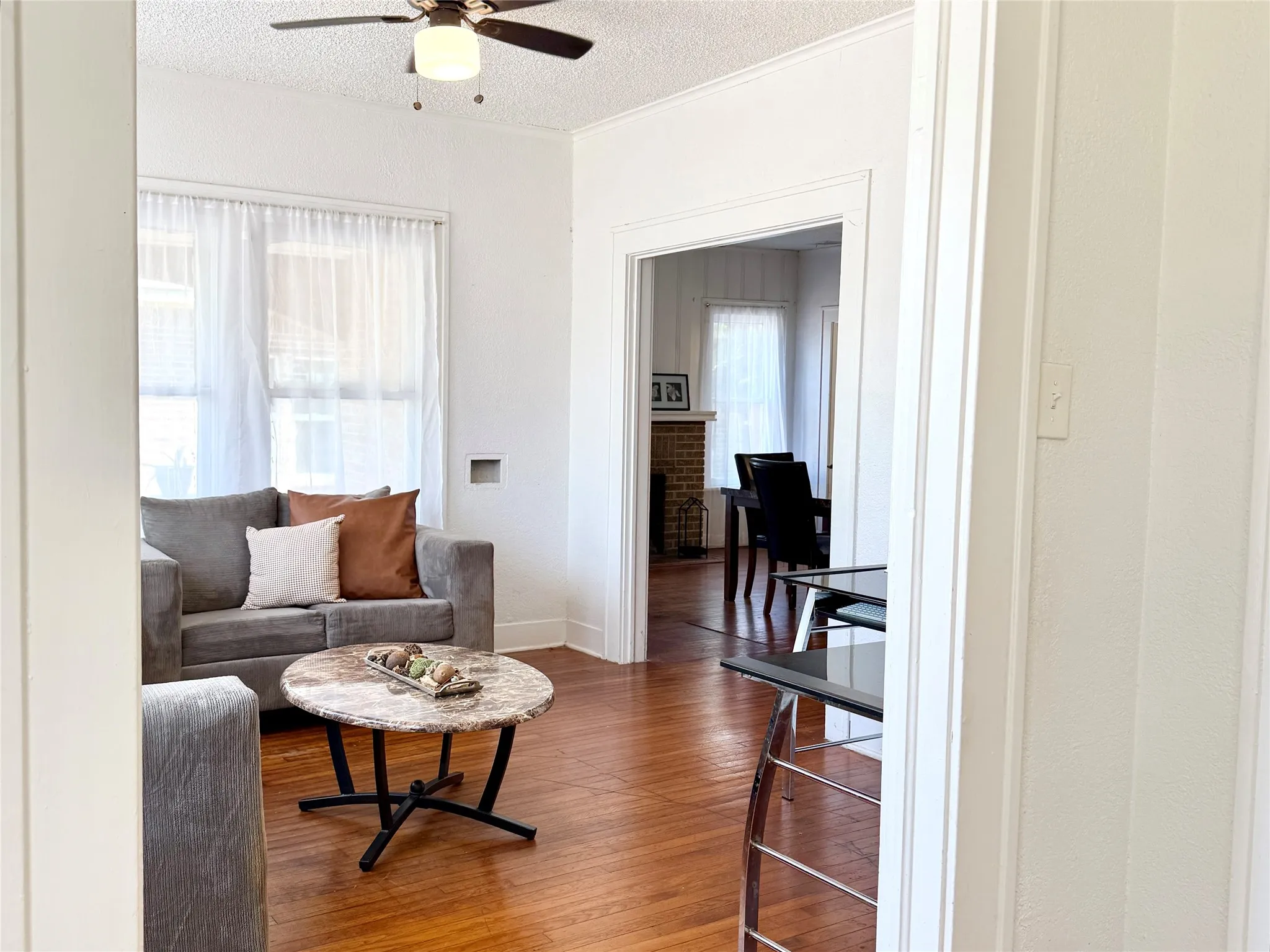 Single Family Residence For Sale in Tarrant County , 944 Marion Avenue, Fort Worth, Texas 76104, 2 Bedroom, 2 Bathroom, 2 Garage spaces, 1,593 Sqft, built in 1928, mls#21364508, Real Estate Agent in Fort Worth, Homes For Sale in Tarrant county, Homes For Sale in Fort Worth, Realtor in Fort Worth Texas, Real Estate Brokerage Independent Realty Texas, Luminita Cordes Realtor