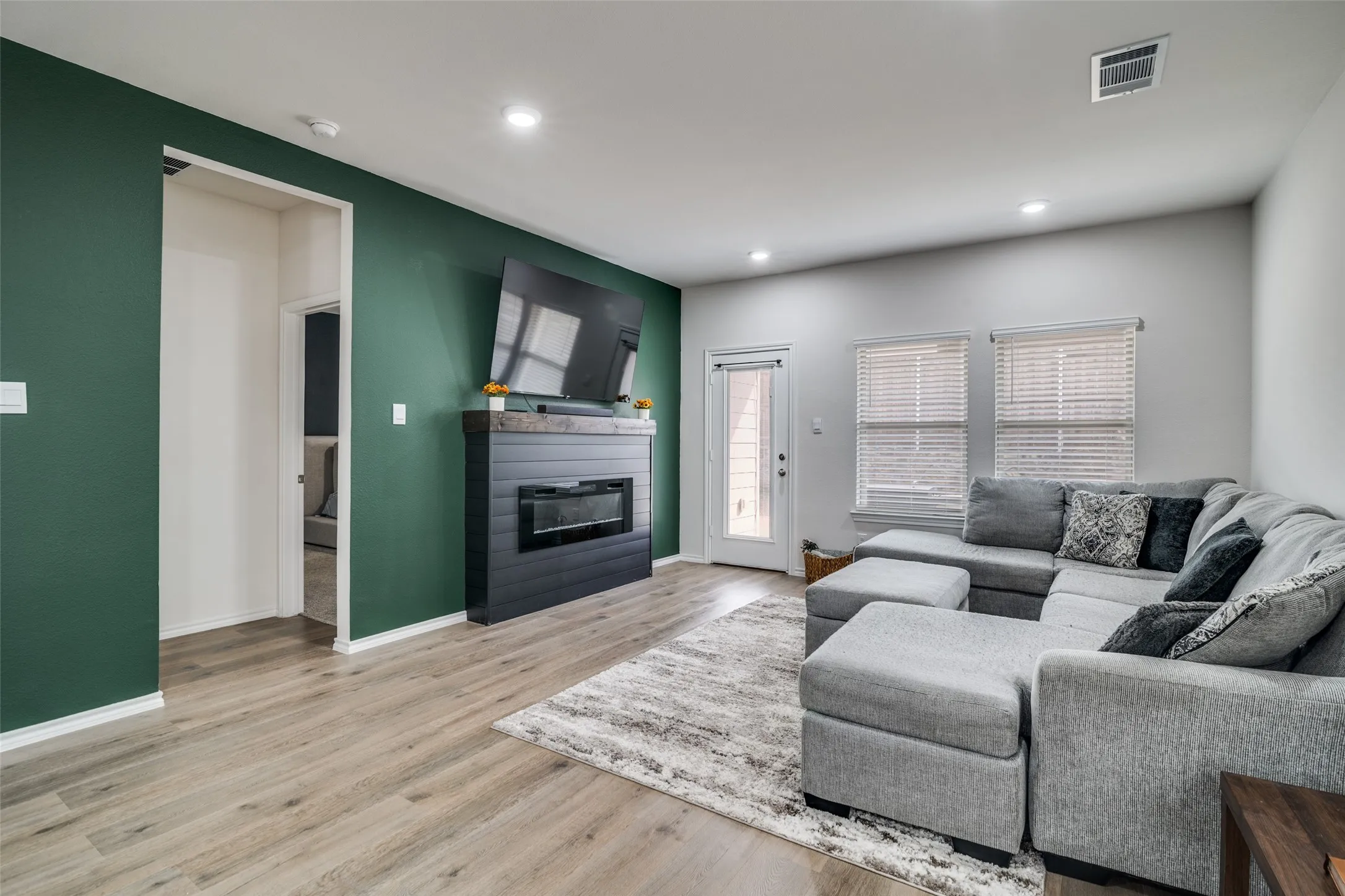Single Family Residence For Rent in Hunt County , 808 Country Road, Josephine, Texas 75189, 4 Bedroom, 3 Bathroom, 2 Garage spaces, 2,080 Sqft, built in 2023, mls#21373009, Real Estate Agent in Josephine, Homes For Rent in Hunt county, Homes For Rent in Josephine, Realtor in Josephine Texas, Real Estate Brokerage Independent Realty Texas, Luminita Cordes Realtor