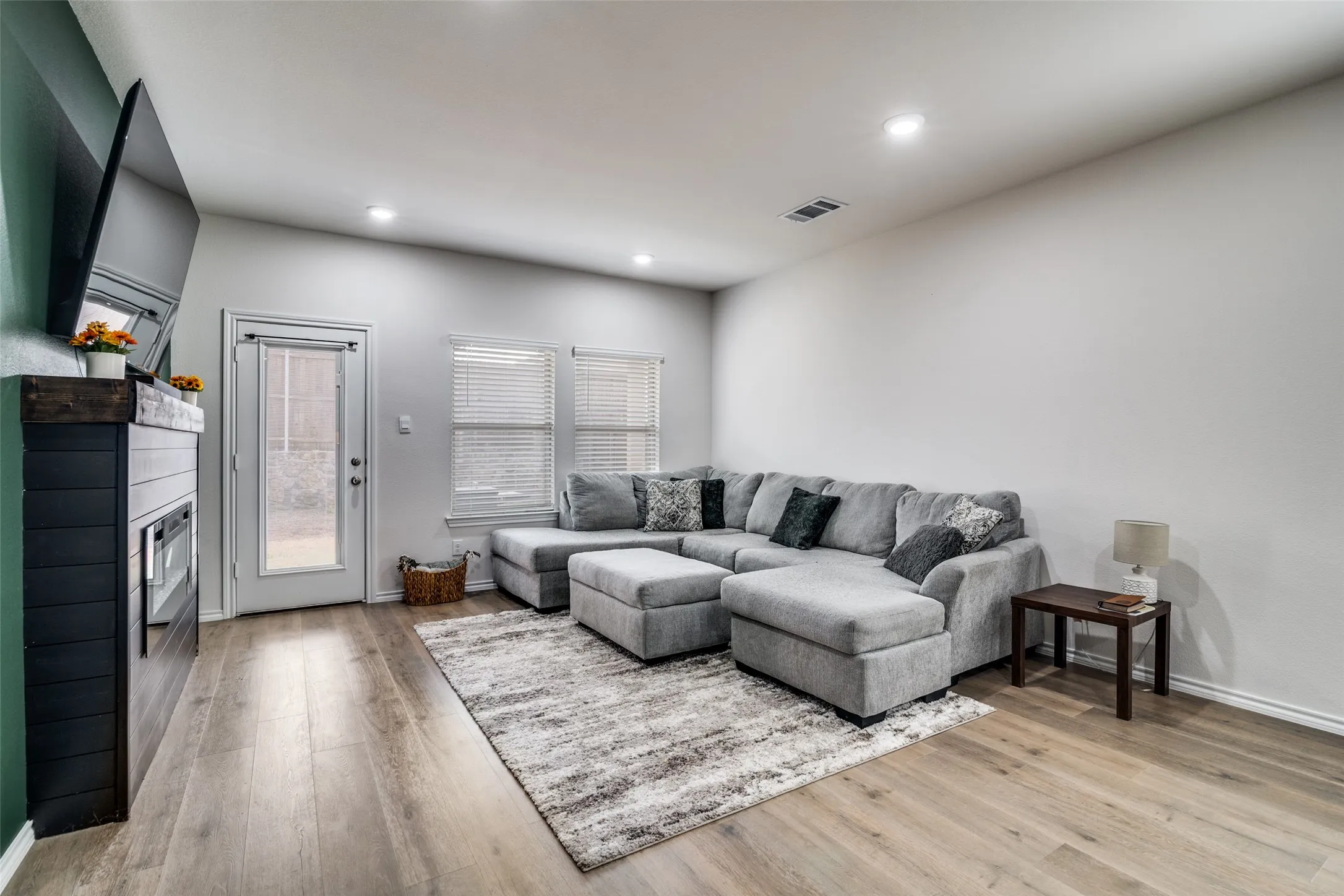 Single Family Residence For Rent in Hunt County , 808 Country Road, Josephine, Texas 75189, 4 Bedroom, 3 Bathroom, 2 Garage spaces, 2,080 Sqft, built in 2023, mls#21373009, Real Estate Agent in Josephine, Homes For Rent in Hunt county, Homes For Rent in Josephine, Realtor in Josephine Texas, Real Estate Brokerage Independent Realty Texas, Luminita Cordes Realtor