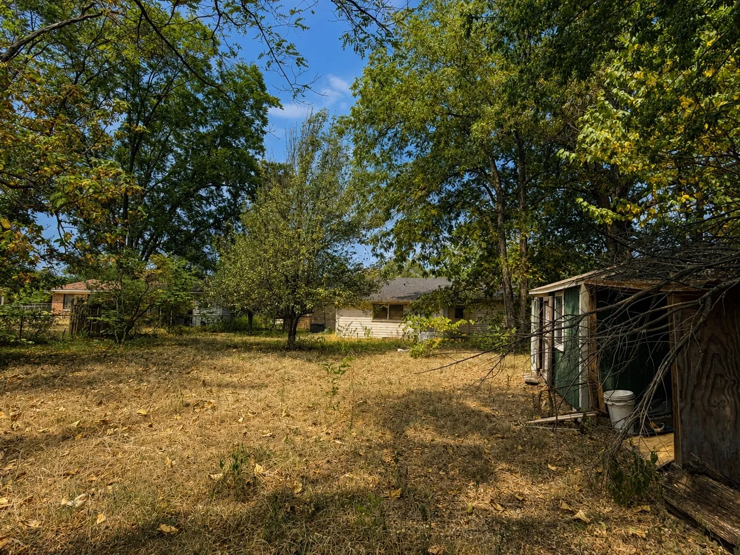 Single Family Residence For Sale in Henderson County , 410 Oak Street, Malakoff, Texas 75148, 3 Bedroom, 1 Bathroom, 2 Garage spaces, 1,145 Sqft, built in 1964, mls#21361708, Real Estate Agent in Malakoff, Homes For Sale in Henderson county, Homes For Sale in Malakoff, Realtor in Malakoff Texas, Real Estate Brokerage Independent Realty Texas, Luminita Cordes Realtor
