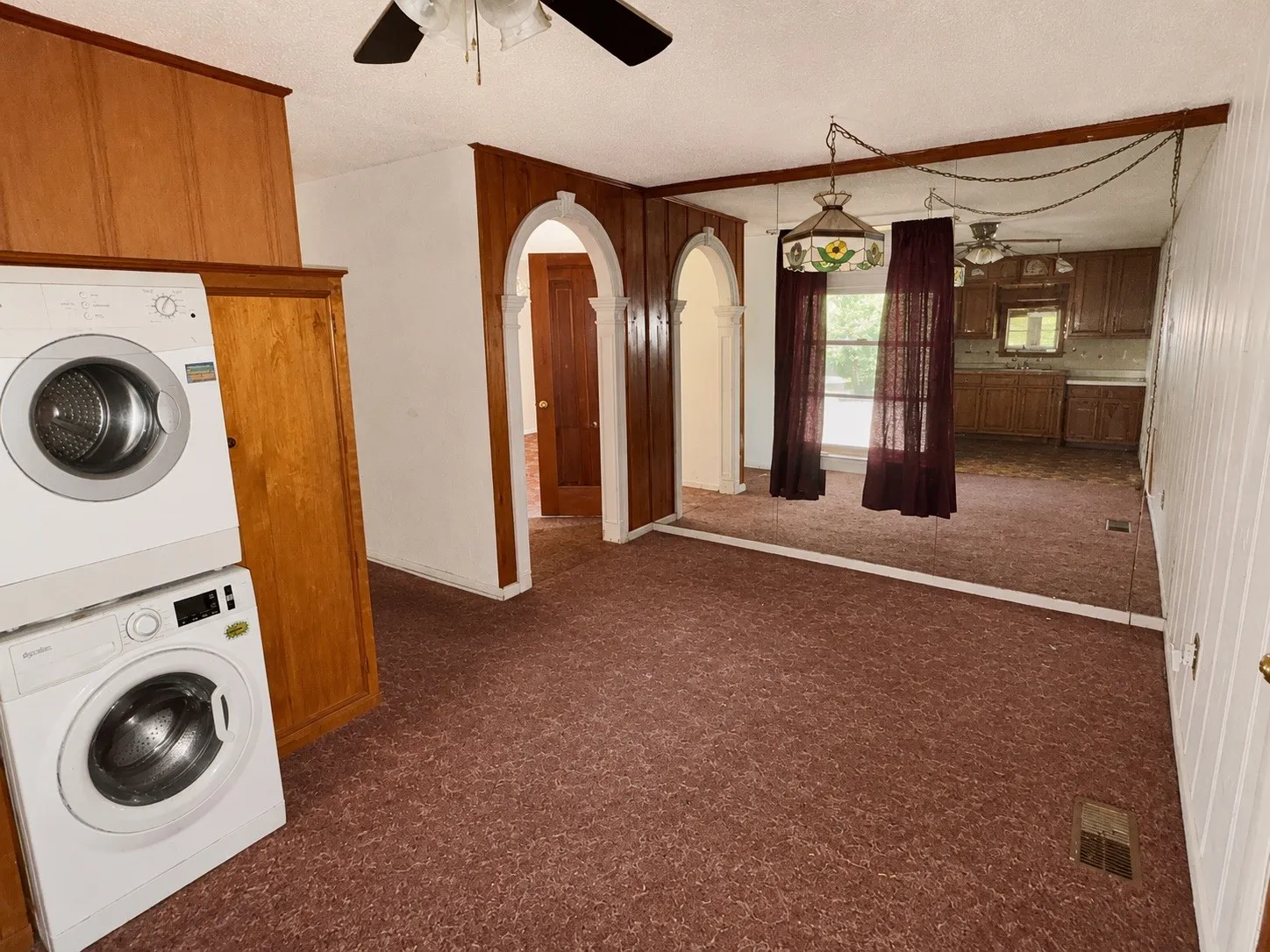 Single Family Residence For Sale in Henderson County , 410 Oak Street, Malakoff, Texas 75148, 3 Bedroom, 1 Bathroom, 2 Garage spaces, 1,145 Sqft, built in 1964, mls#21361708, Real Estate Agent in Malakoff, Homes For Sale in Henderson county, Homes For Sale in Malakoff, Realtor in Malakoff Texas, Real Estate Brokerage Independent Realty Texas, Luminita Cordes Realtor