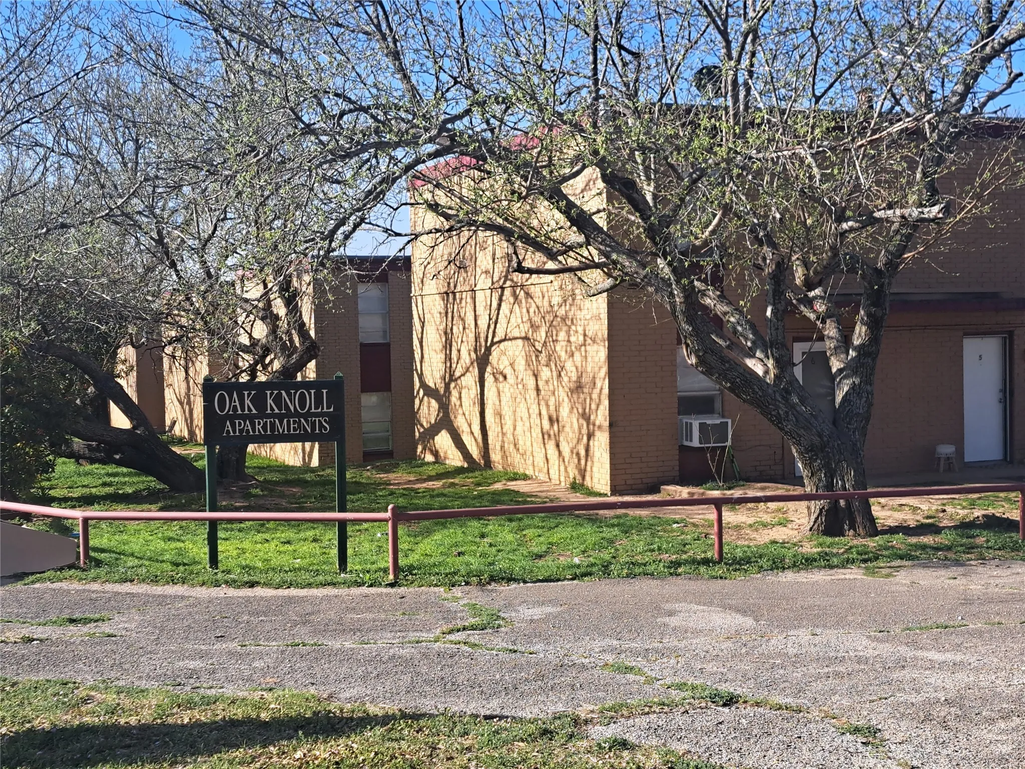 Apartment For Rent in Parker County , 109 Mimosa Street, Weatherford, Texas 76086, 2 Bedroom, 1 Bathroom, Garage spaces, 840 Sqft, built in 1970, mls#21373012, Real Estate Agent in Weatherford, Homes For Rent in Parker county, Homes For Rent in Weatherford, Realtor in Weatherford Texas, Real Estate Brokerage Independent Realty Texas, Luminita Cordes Realtor