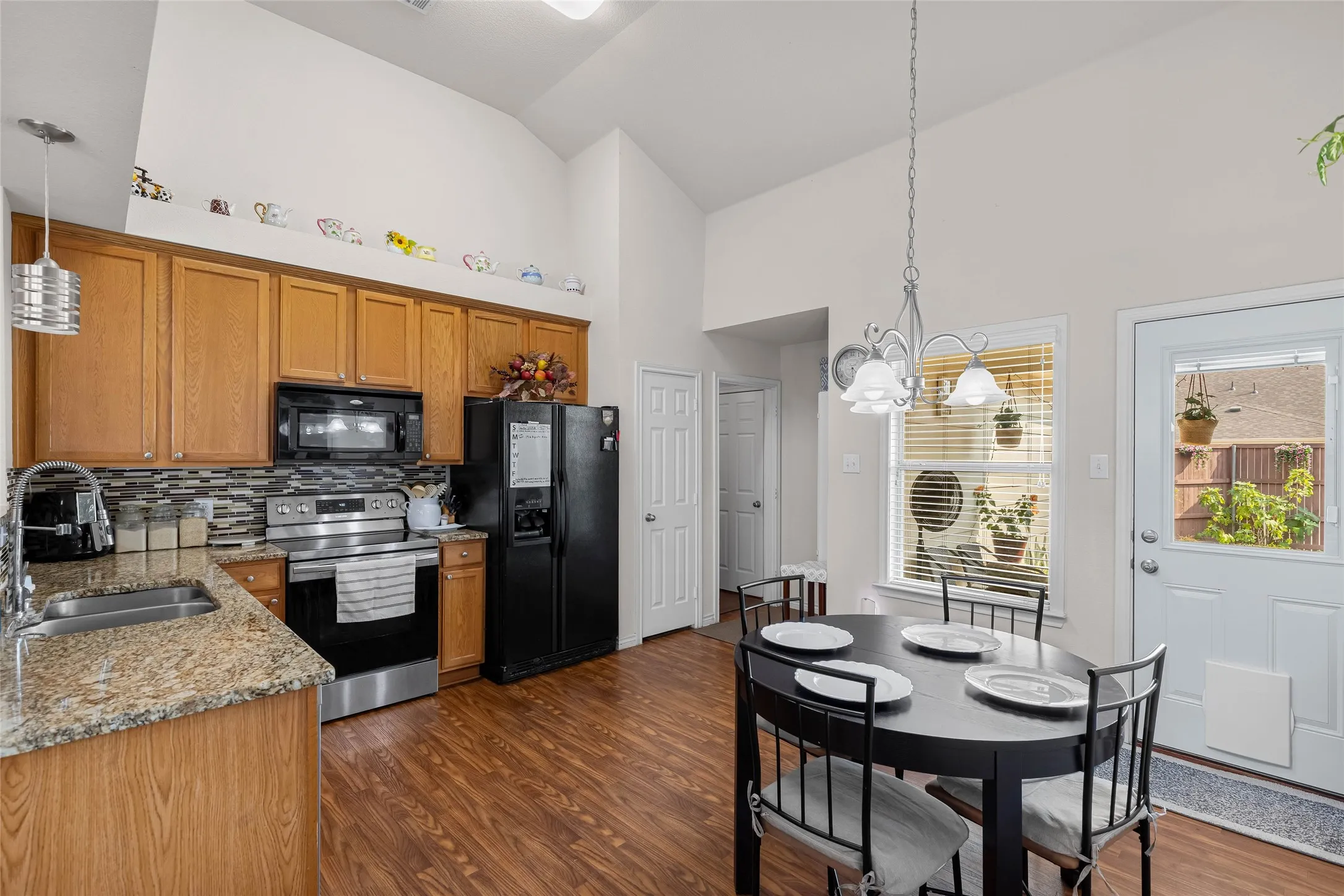 Single Family Residence For Sale in Denton County , 9028 Eastwood Avenue, Cross Roads, Texas 76227, 3 Bedroom, 2 Bathroom, 2 Garage spaces, 1,207 Sqft, built in 2006, mls#21372825, Real Estate Agent in Cross Roads, Homes For Sale in Denton county, Homes For Sale in Cross Roads, Realtor in Cross Roads Texas, Real Estate Brokerage Independent Realty Texas, Luminita Cordes Realtor