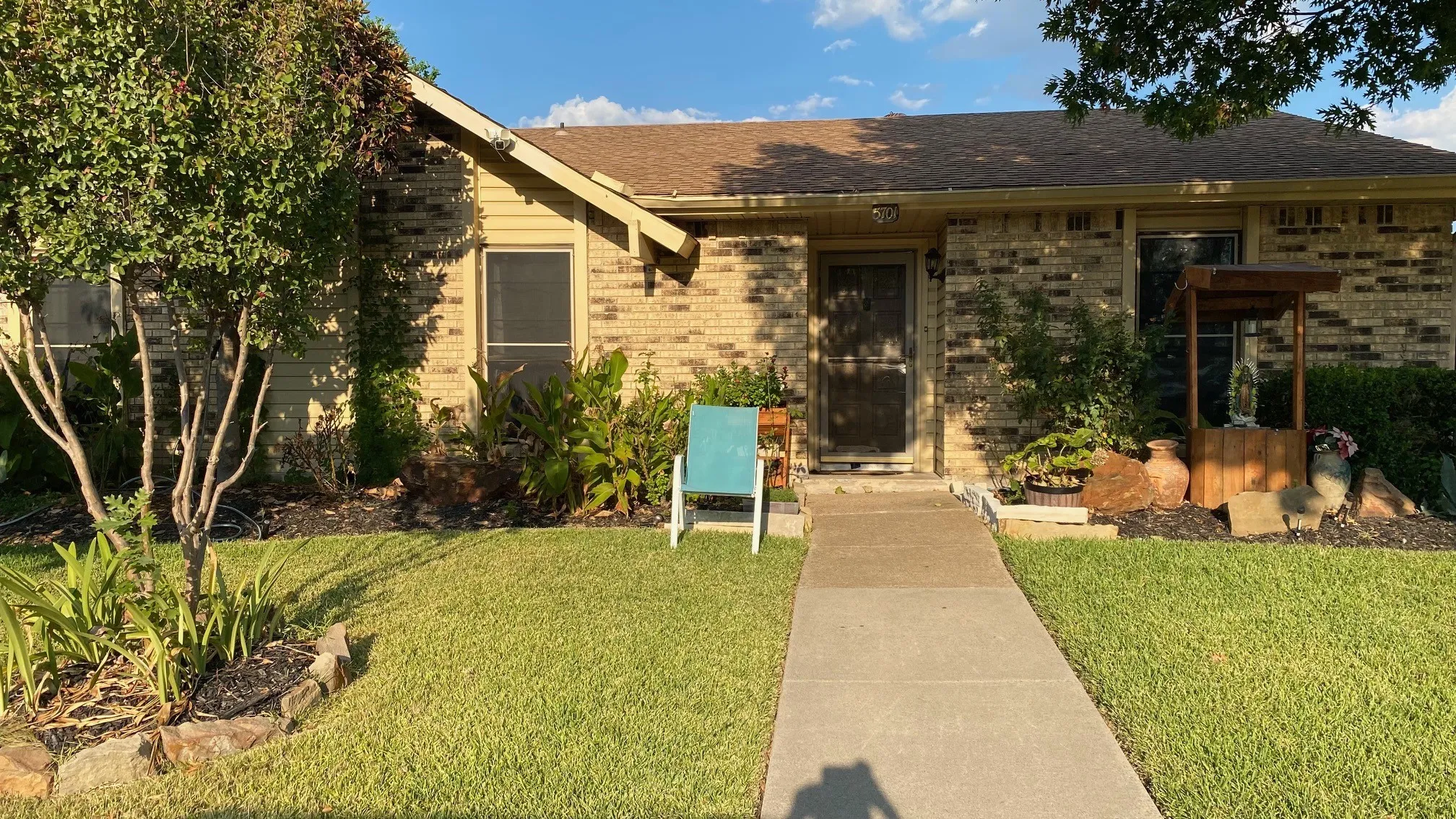 Single Family Residence For Sale in Dallas County , 5701 Magnolia Lane, Rowlett, Texas 75089, 4 Bedroom, 2 Bathroom, Garage spaces, 1,442 Sqft, built in 1975, mls#21373017, Real Estate Agent in Rowlett, Homes For Sale in Dallas county, Homes For Sale in Rowlett, Realtor in Rowlett Texas, Real Estate Brokerage Independent Realty Texas, Luminita Cordes Realtor