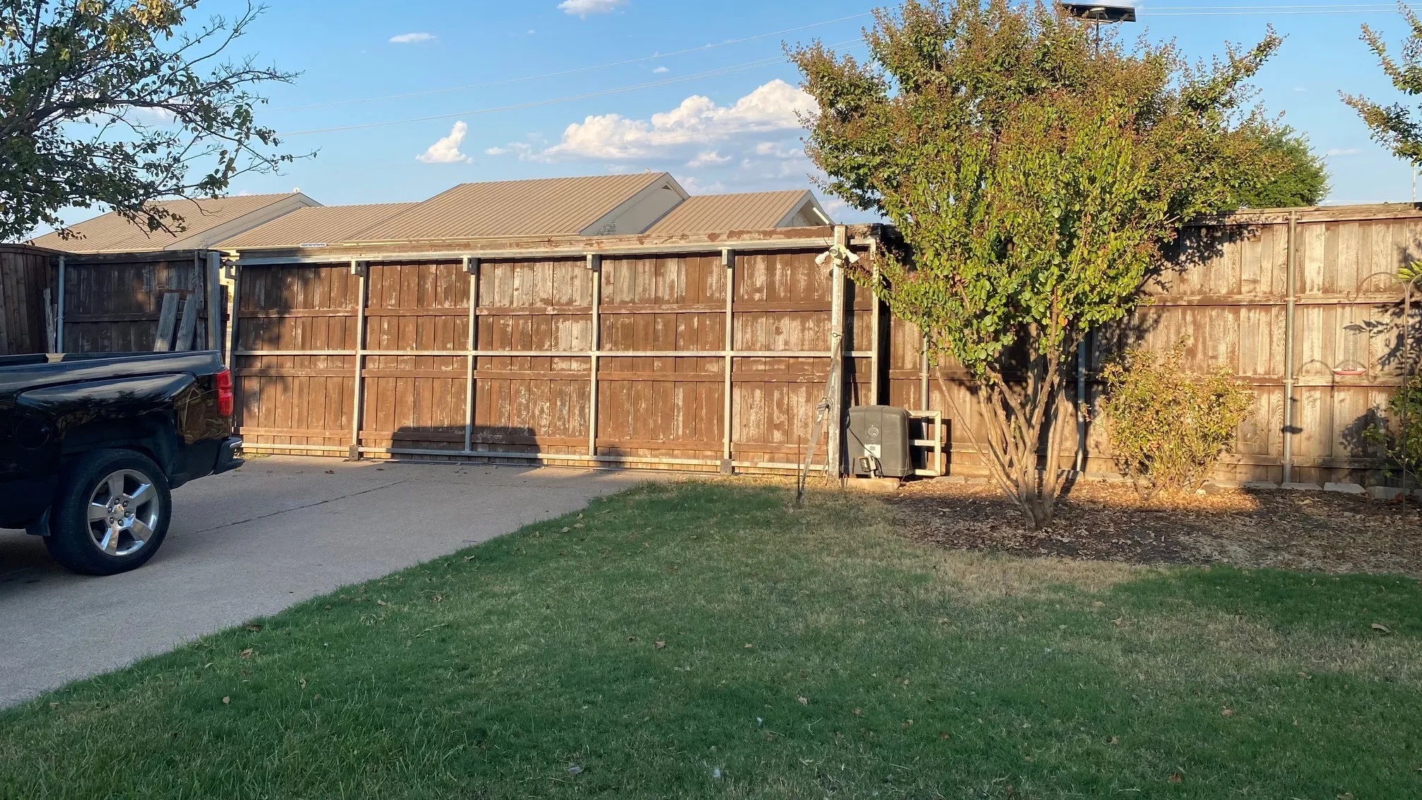 Single Family Residence For Sale in Dallas County , 5701 Magnolia Lane, Rowlett, Texas 75089, 4 Bedroom, 2 Bathroom, Garage spaces, 1,442 Sqft, built in 1975, mls#21373017, Real Estate Agent in Rowlett, Homes For Sale in Dallas county, Homes For Sale in Rowlett, Realtor in Rowlett Texas, Real Estate Brokerage Independent Realty Texas, Luminita Cordes Realtor