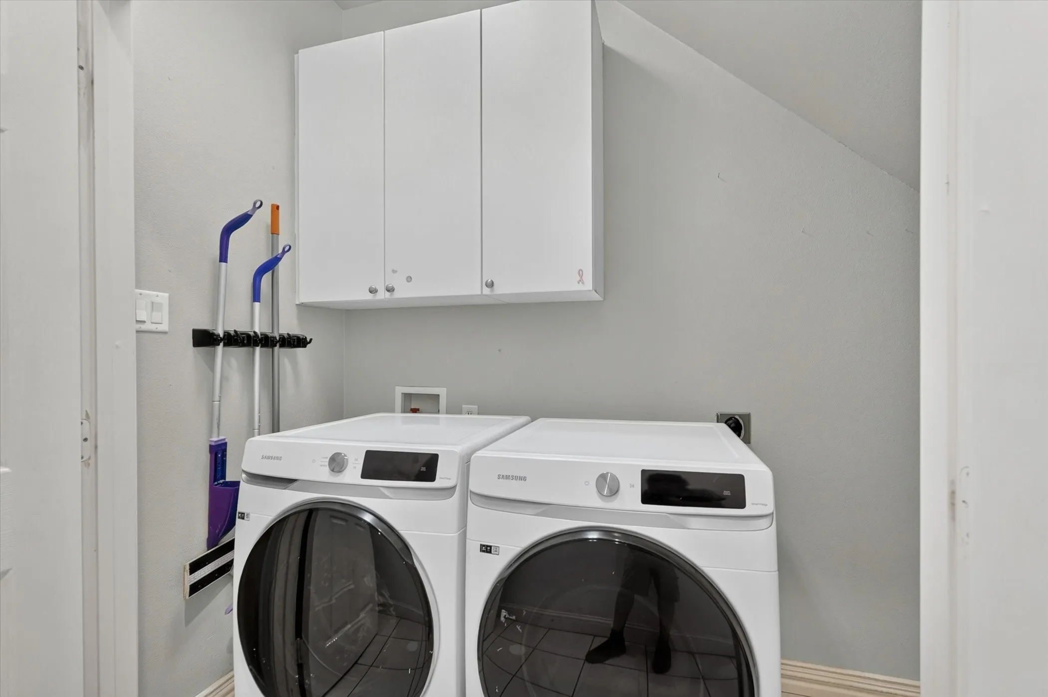 Townhouse For Rent in Dallas County , 4114 Lafayette Street, Dallas, Texas 75204, 3 Bedroom, 4 Bathroom, 2 Garage spaces, 2,070 Sqft, built in 2002, mls#21373021, Real Estate Agent in Dallas, Homes For Rent in Dallas county, Homes For Rent in Dallas, Realtor in Dallas Texas, Real Estate Brokerage Independent Realty Texas, Luminita Cordes Realtor