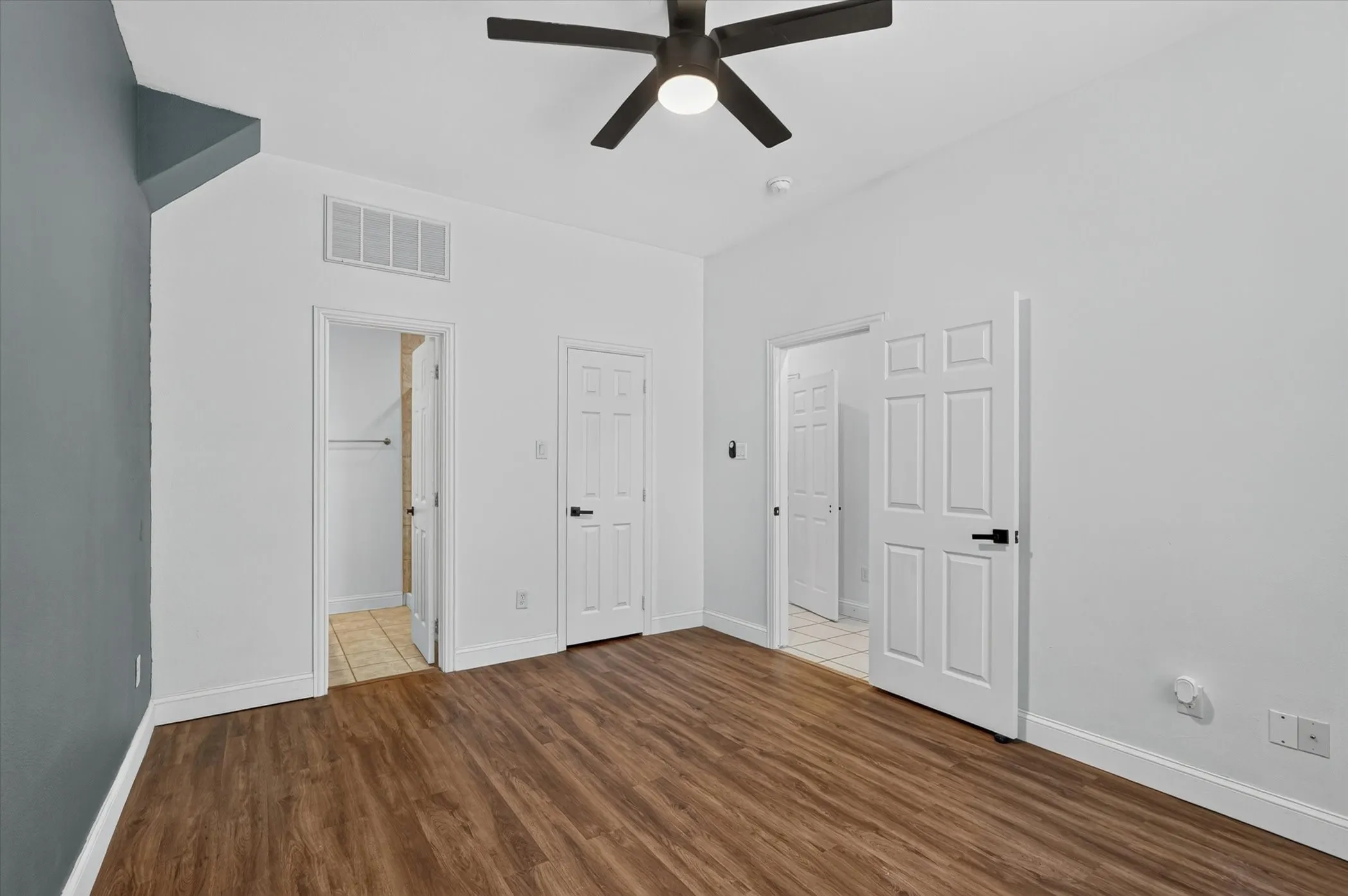 Townhouse For Rent in Dallas County , 4114 Lafayette Street, Dallas, Texas 75204, 3 Bedroom, 4 Bathroom, 2 Garage spaces, 2,070 Sqft, built in 2002, mls#21373021, Real Estate Agent in Dallas, Homes For Rent in Dallas county, Homes For Rent in Dallas, Realtor in Dallas Texas, Real Estate Brokerage Independent Realty Texas, Luminita Cordes Realtor