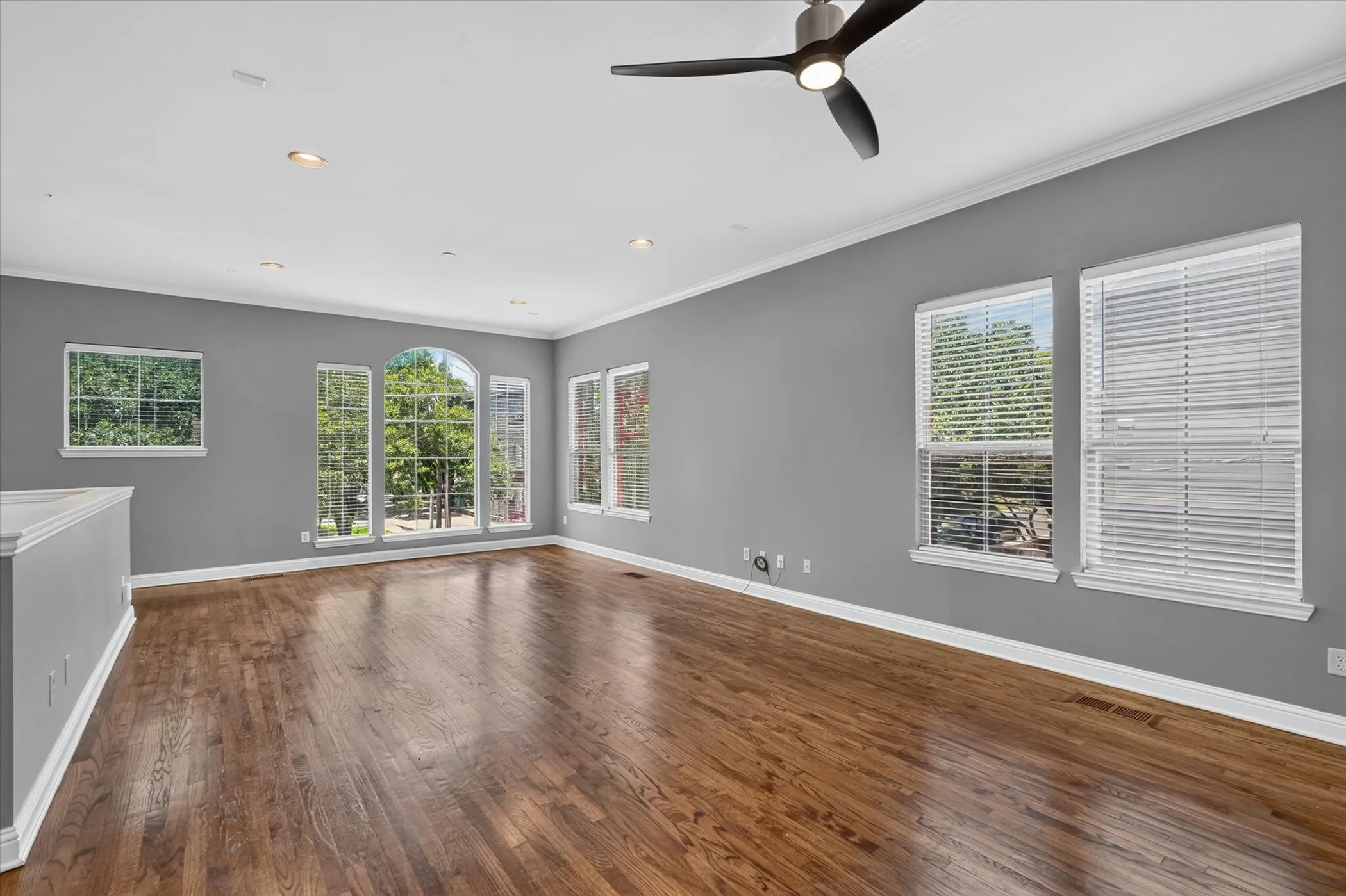 Townhouse For Rent in Dallas County , 4114 Lafayette Street, Dallas, Texas 75204, 3 Bedroom, 4 Bathroom, 2 Garage spaces, 2,070 Sqft, built in 2002, mls#21373021, Real Estate Agent in Dallas, Homes For Rent in Dallas county, Homes For Rent in Dallas, Realtor in Dallas Texas, Real Estate Brokerage Independent Realty Texas, Luminita Cordes Realtor
