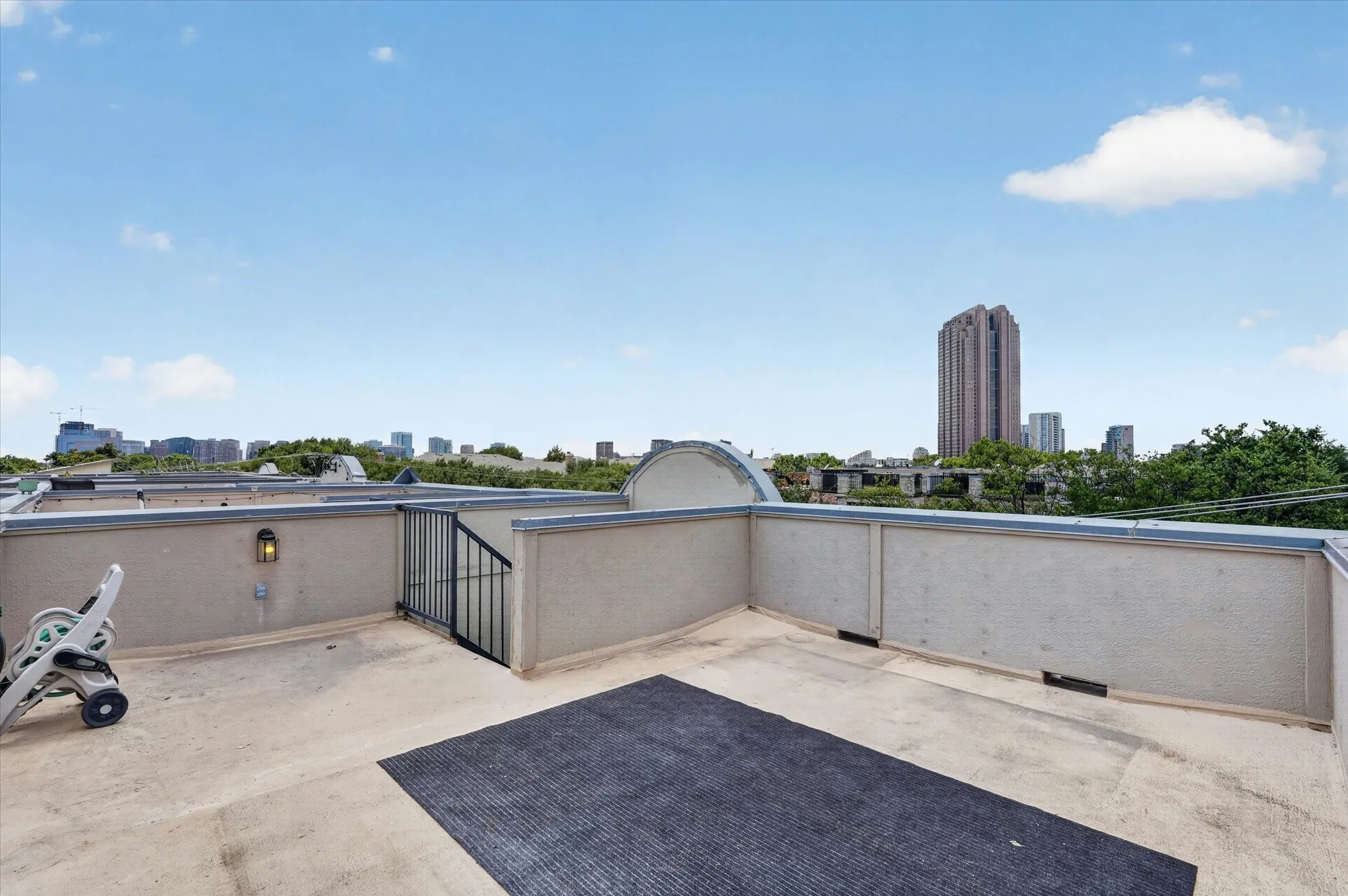 Townhouse For Rent in Dallas County , 4114 Lafayette Street, Dallas, Texas 75204, 3 Bedroom, 4 Bathroom, 2 Garage spaces, 2,070 Sqft, built in 2002, mls#21373021, Real Estate Agent in Dallas, Homes For Rent in Dallas county, Homes For Rent in Dallas, Realtor in Dallas Texas, Real Estate Brokerage Independent Realty Texas, Luminita Cordes Realtor