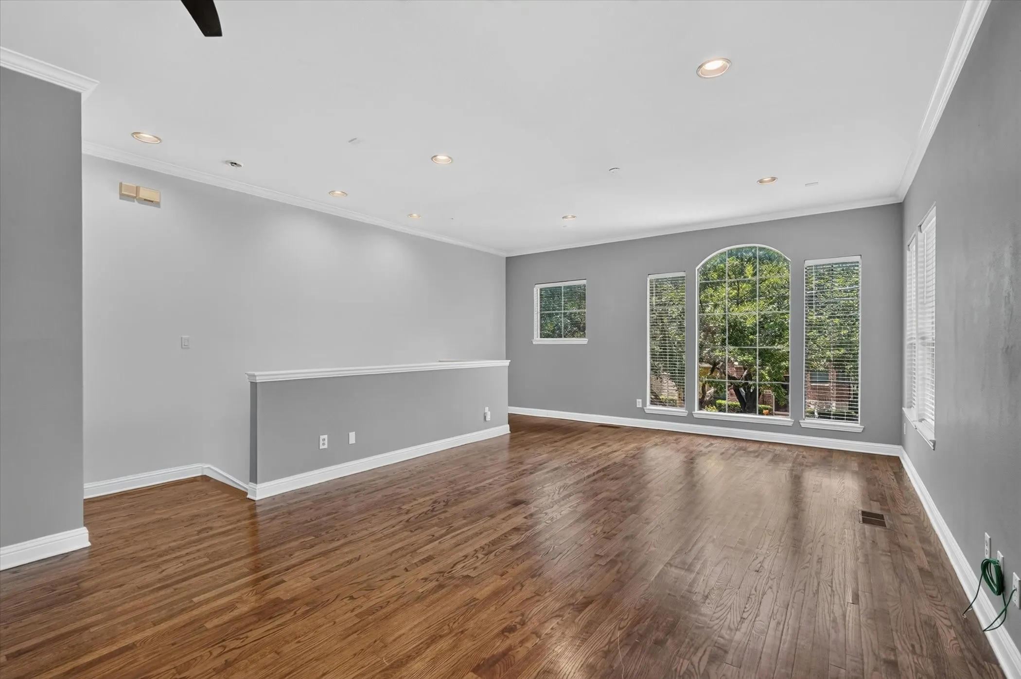 Townhouse For Rent in Dallas County , 4114 Lafayette Street, Dallas, Texas 75204, 3 Bedroom, 4 Bathroom, 2 Garage spaces, 2,070 Sqft, built in 2002, mls#21373021, Real Estate Agent in Dallas, Homes For Rent in Dallas county, Homes For Rent in Dallas, Realtor in Dallas Texas, Real Estate Brokerage Independent Realty Texas, Luminita Cordes Realtor