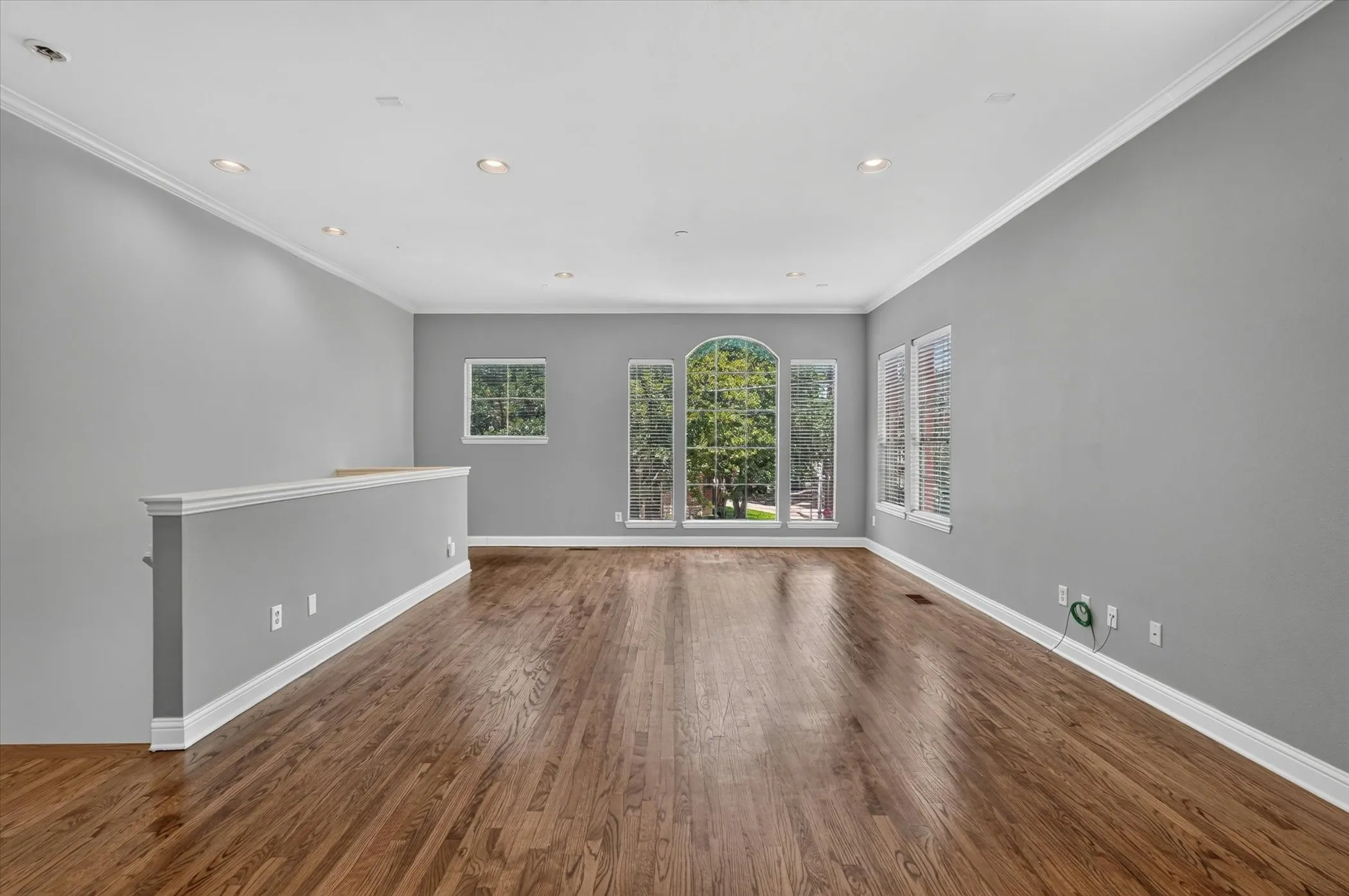 Townhouse For Rent in Dallas County , 4114 Lafayette Street, Dallas, Texas 75204, 3 Bedroom, 4 Bathroom, 2 Garage spaces, 2,070 Sqft, built in 2002, mls#21373021, Real Estate Agent in Dallas, Homes For Rent in Dallas county, Homes For Rent in Dallas, Realtor in Dallas Texas, Real Estate Brokerage Independent Realty Texas, Luminita Cordes Realtor