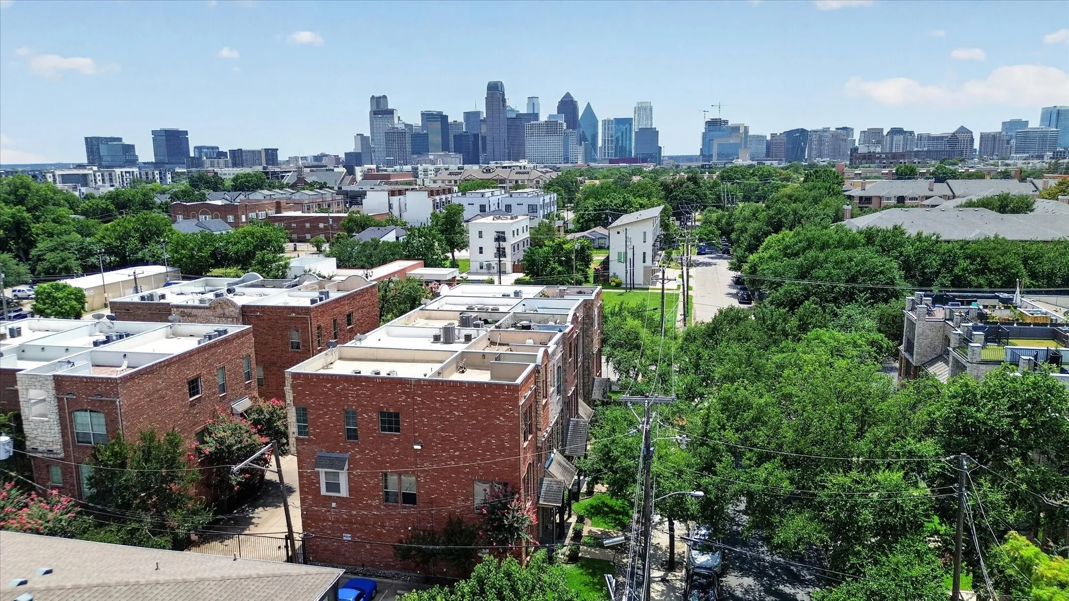 Townhouse For Rent in Dallas County , 4114 Lafayette Street, Dallas, Texas 75204, 3 Bedroom, 4 Bathroom, 2 Garage spaces, 2,070 Sqft, built in 2002, mls#21373021, Real Estate Agent in Dallas, Homes For Rent in Dallas county, Homes For Rent in Dallas, Realtor in Dallas Texas, Real Estate Brokerage Independent Realty Texas, Luminita Cordes Realtor