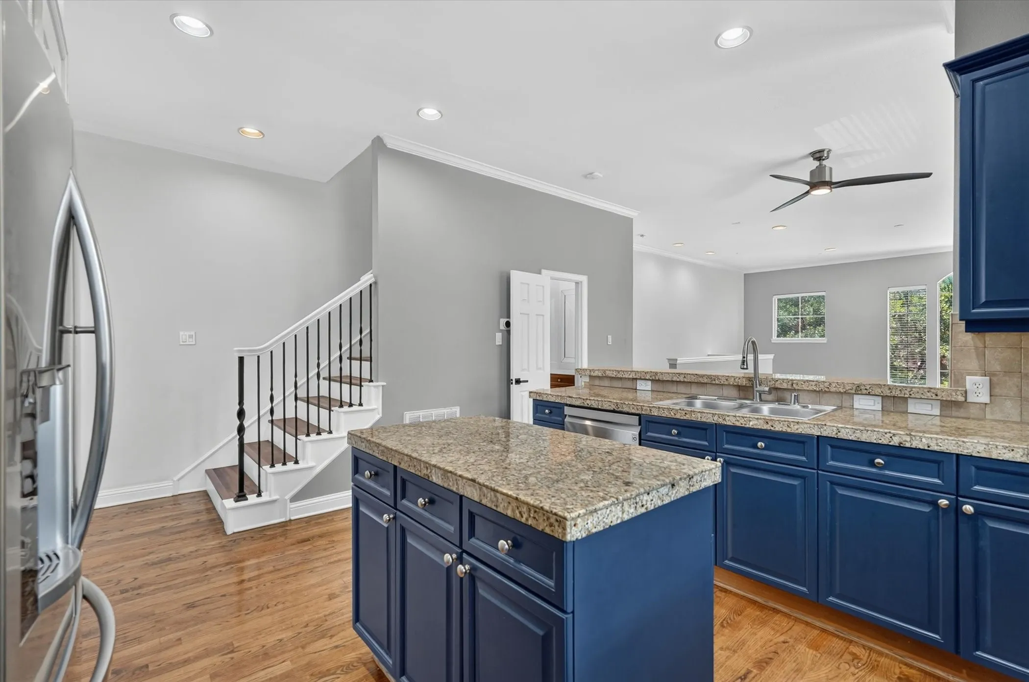 Townhouse For Rent in Dallas County , 4114 Lafayette Street, Dallas, Texas 75204, 3 Bedroom, 4 Bathroom, 2 Garage spaces, 2,070 Sqft, built in 2002, mls#21373021, Real Estate Agent in Dallas, Homes For Rent in Dallas county, Homes For Rent in Dallas, Realtor in Dallas Texas, Real Estate Brokerage Independent Realty Texas, Luminita Cordes Realtor