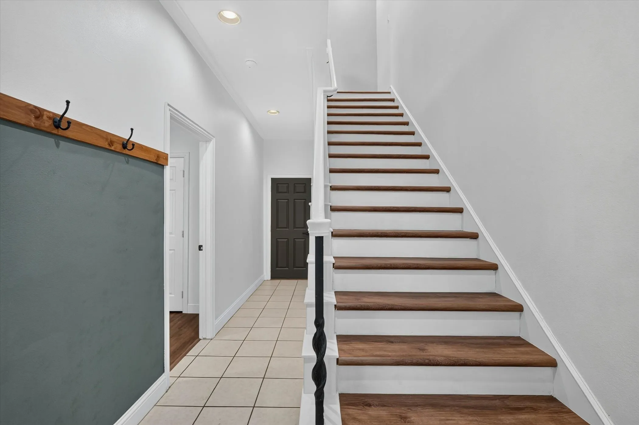 Townhouse For Rent in Dallas County , 4114 Lafayette Street, Dallas, Texas 75204, 3 Bedroom, 4 Bathroom, 2 Garage spaces, 2,070 Sqft, built in 2002, mls#21373021, Real Estate Agent in Dallas, Homes For Rent in Dallas county, Homes For Rent in Dallas, Realtor in Dallas Texas, Real Estate Brokerage Independent Realty Texas, Luminita Cordes Realtor