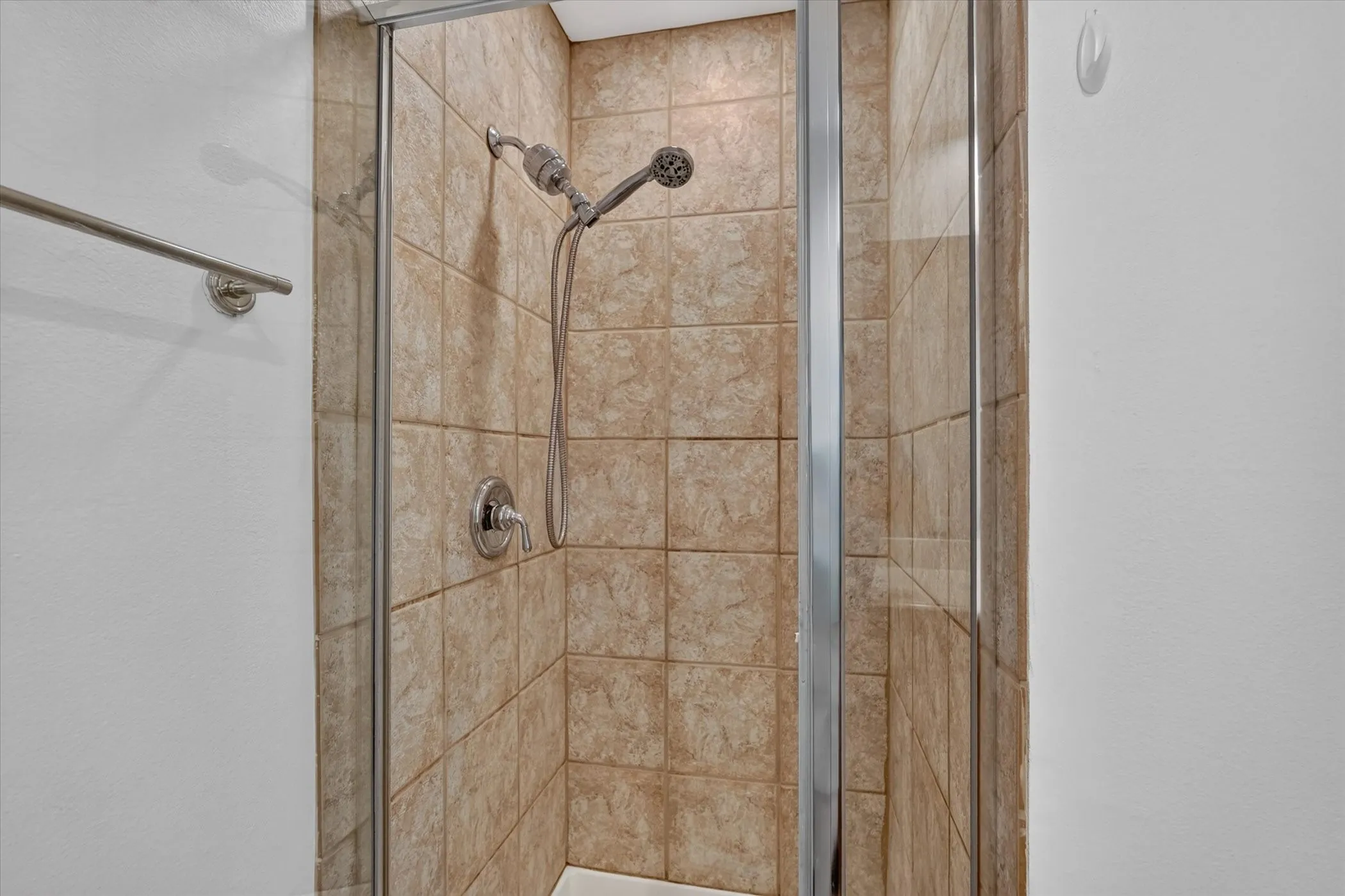 Townhouse For Rent in Dallas County , 4114 Lafayette Street, Dallas, Texas 75204, 3 Bedroom, 4 Bathroom, 2 Garage spaces, 2,070 Sqft, built in 2002, mls#21373021, Real Estate Agent in Dallas, Homes For Rent in Dallas county, Homes For Rent in Dallas, Realtor in Dallas Texas, Real Estate Brokerage Independent Realty Texas, Luminita Cordes Realtor