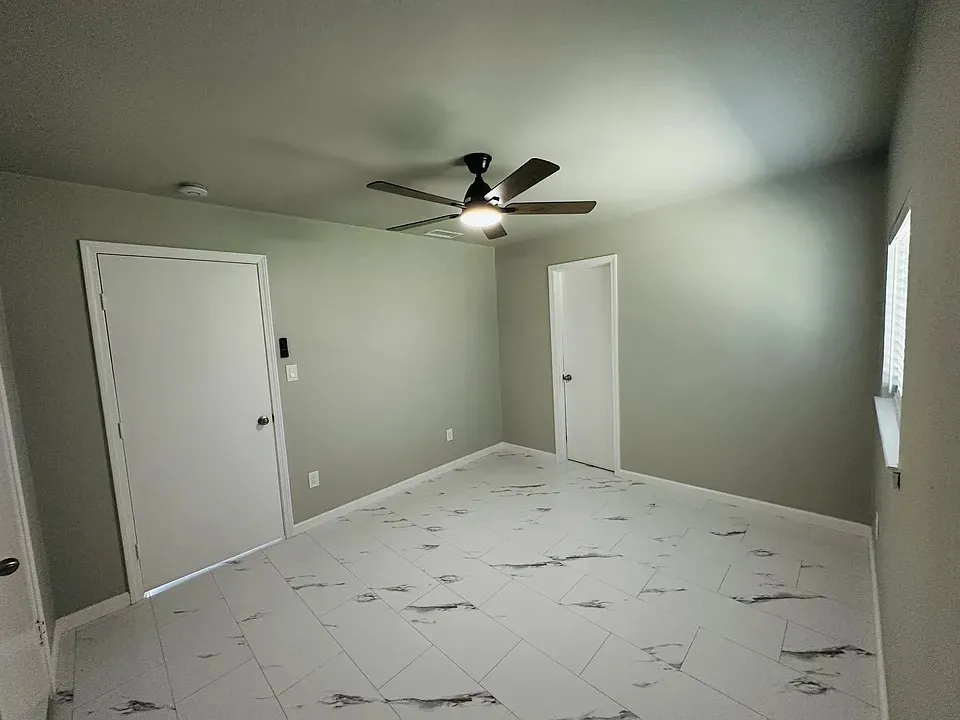 Single Family Residence For Rent in Dallas County , 2504 Avon Drive, Garland, Texas 75041, 3 Bedroom, 2 Bathroom, 1 Garage spaces, 1,092 Sqft, built in 1952, mls#21372958, Real Estate Agent in Garland, Homes For Rent in Dallas county, Homes For Rent in Garland, Realtor in Garland Texas, Real Estate Brokerage Independent Realty Texas, Luminita Cordes Realtor