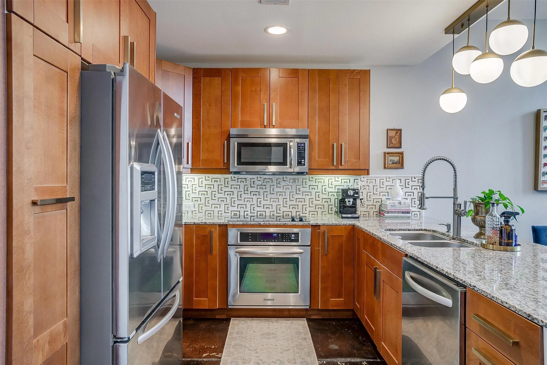 Condominium For Sale in Tarrant County , 2608 Museum Way 3206, Fort Worth, Texas 76107, 2 Bedroom, 3 Bathroom, 1 Garage spaces, 1,730 Sqft, built in 2006, mls#21367396, Real Estate Agent in Fort Worth, Homes For Sale in Tarrant county, Homes For Sale in Fort Worth, Realtor in Fort Worth Texas, Real Estate Brokerage Independent Realty Texas, Luminita Cordes Realtor