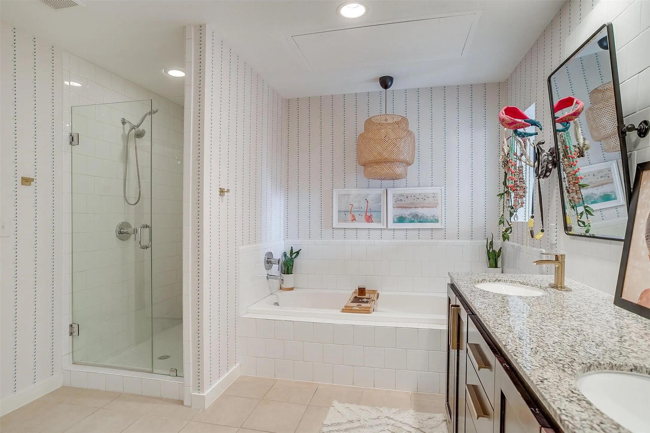 Condominium For Sale in Tarrant County , 2608 Museum Way 3206, Fort Worth, Texas 76107, 2 Bedroom, 3 Bathroom, 1 Garage spaces, 1,730 Sqft, built in 2006, mls#21367396, Real Estate Agent in Fort Worth, Homes For Sale in Tarrant county, Homes For Sale in Fort Worth, Realtor in Fort Worth Texas, Real Estate Brokerage Independent Realty Texas, Luminita Cordes Realtor