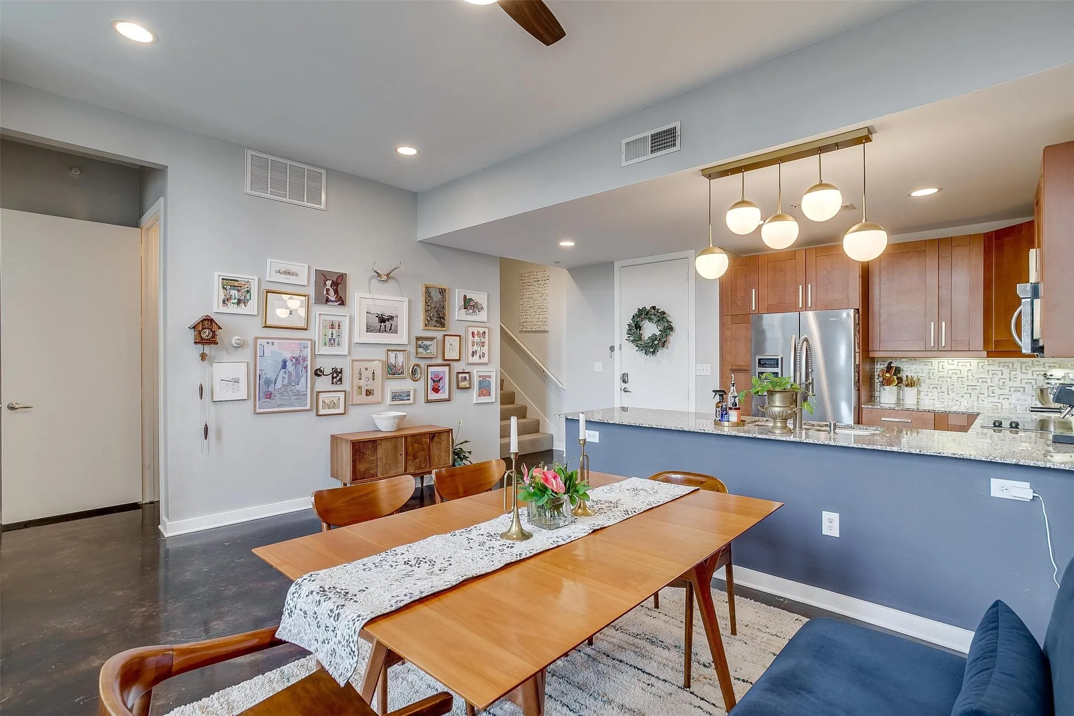 Condominium For Sale in Tarrant County , 2608 Museum Way 3206, Fort Worth, Texas 76107, 2 Bedroom, 3 Bathroom, 1 Garage spaces, 1,730 Sqft, built in 2006, mls#21367396, Real Estate Agent in Fort Worth, Homes For Sale in Tarrant county, Homes For Sale in Fort Worth, Realtor in Fort Worth Texas, Real Estate Brokerage Independent Realty Texas, Luminita Cordes Realtor