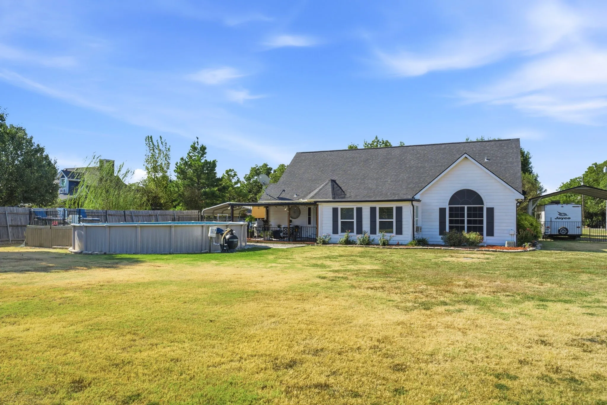 Single Family Residence For Sale in Fannin County , 355 County Road 4225, Bonham, Texas 75418, 3 Bedroom, 2 Bathroom, Garage spaces, 1,617 Sqft, built in 2000, mls#21371740, Real Estate Agent in Bonham, Homes For Sale in Fannin county, Homes For Sale in Bonham, Realtor in Bonham Texas, Real Estate Brokerage Independent Realty Texas, Luminita Cordes Realtor