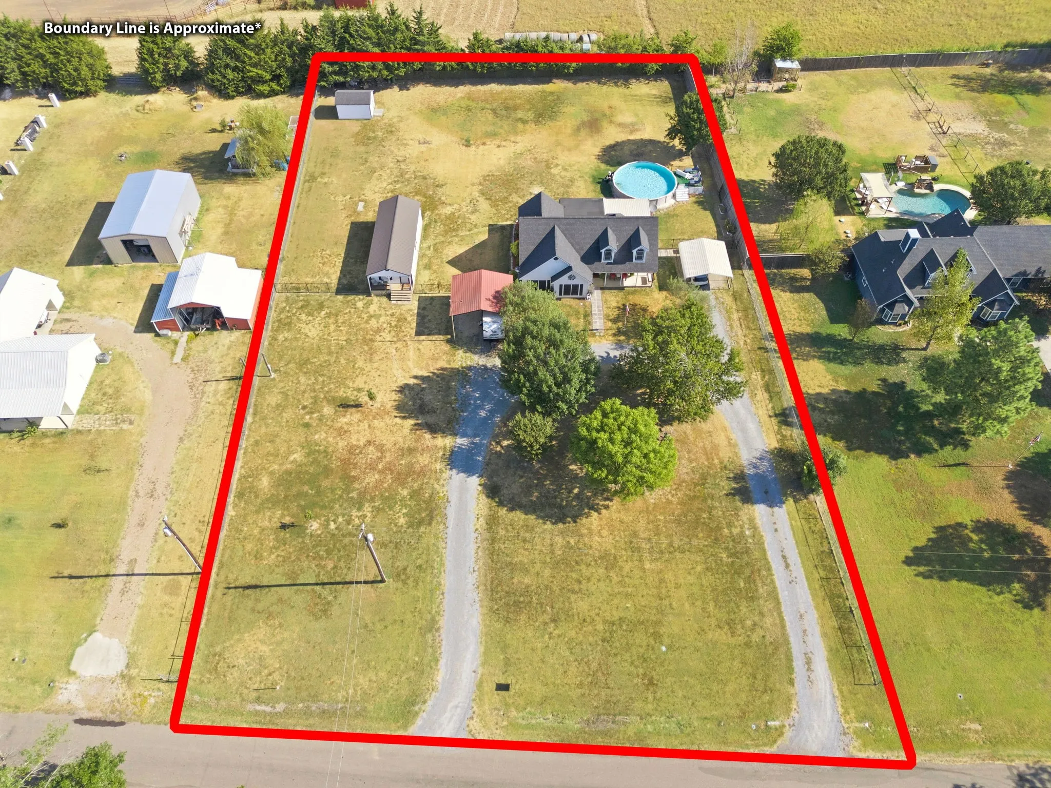 Welcome to beautiful 1.5 acres in south Bonham!