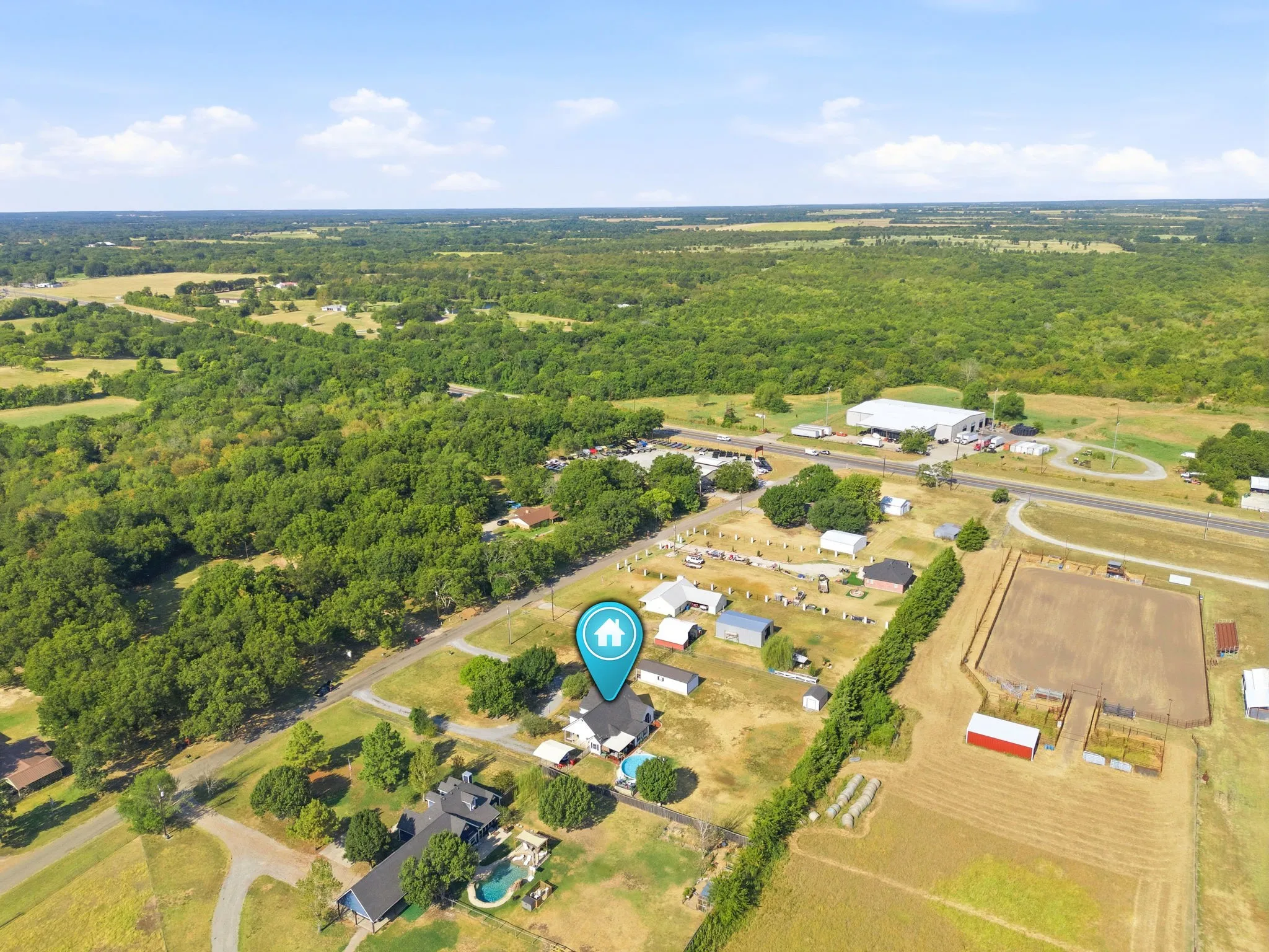 Single Family Residence For Sale in Fannin County , 355 County Road 4225, Bonham, Texas 75418, 3 Bedroom, 2 Bathroom, Garage spaces, 1,617 Sqft, built in 2000, mls#21371740, Real Estate Agent in Bonham, Homes For Sale in Fannin county, Homes For Sale in Bonham, Realtor in Bonham Texas, Real Estate Brokerage Independent Realty Texas, Luminita Cordes Realtor