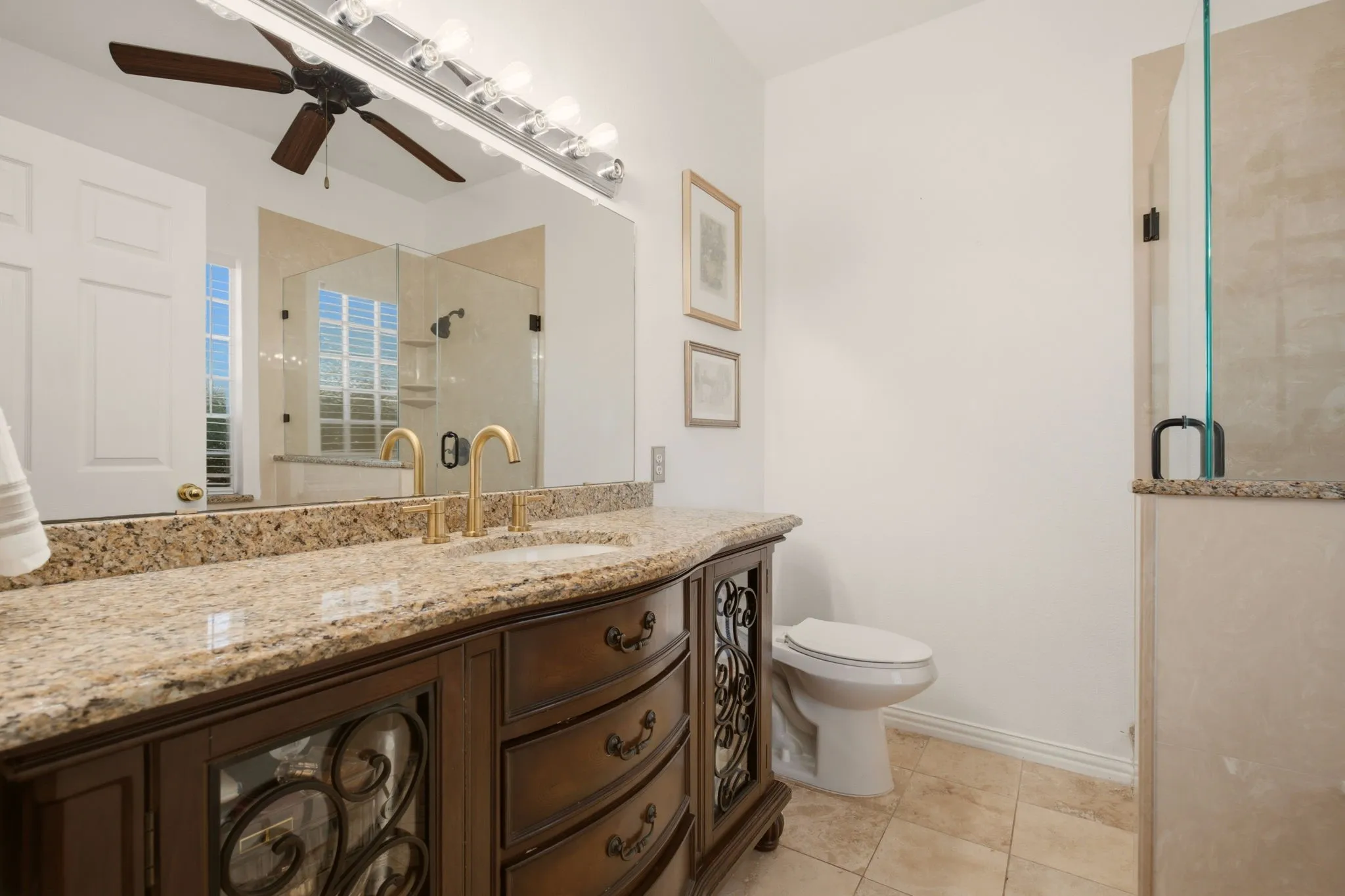 Single Family Residence For Sale in Fannin County , 355 County Road 4225, Bonham, Texas 75418, 3 Bedroom, 2 Bathroom, Garage spaces, 1,617 Sqft, built in 2000, mls#21371740, Real Estate Agent in Bonham, Homes For Sale in Fannin county, Homes For Sale in Bonham, Realtor in Bonham Texas, Real Estate Brokerage Independent Realty Texas, Luminita Cordes Realtor