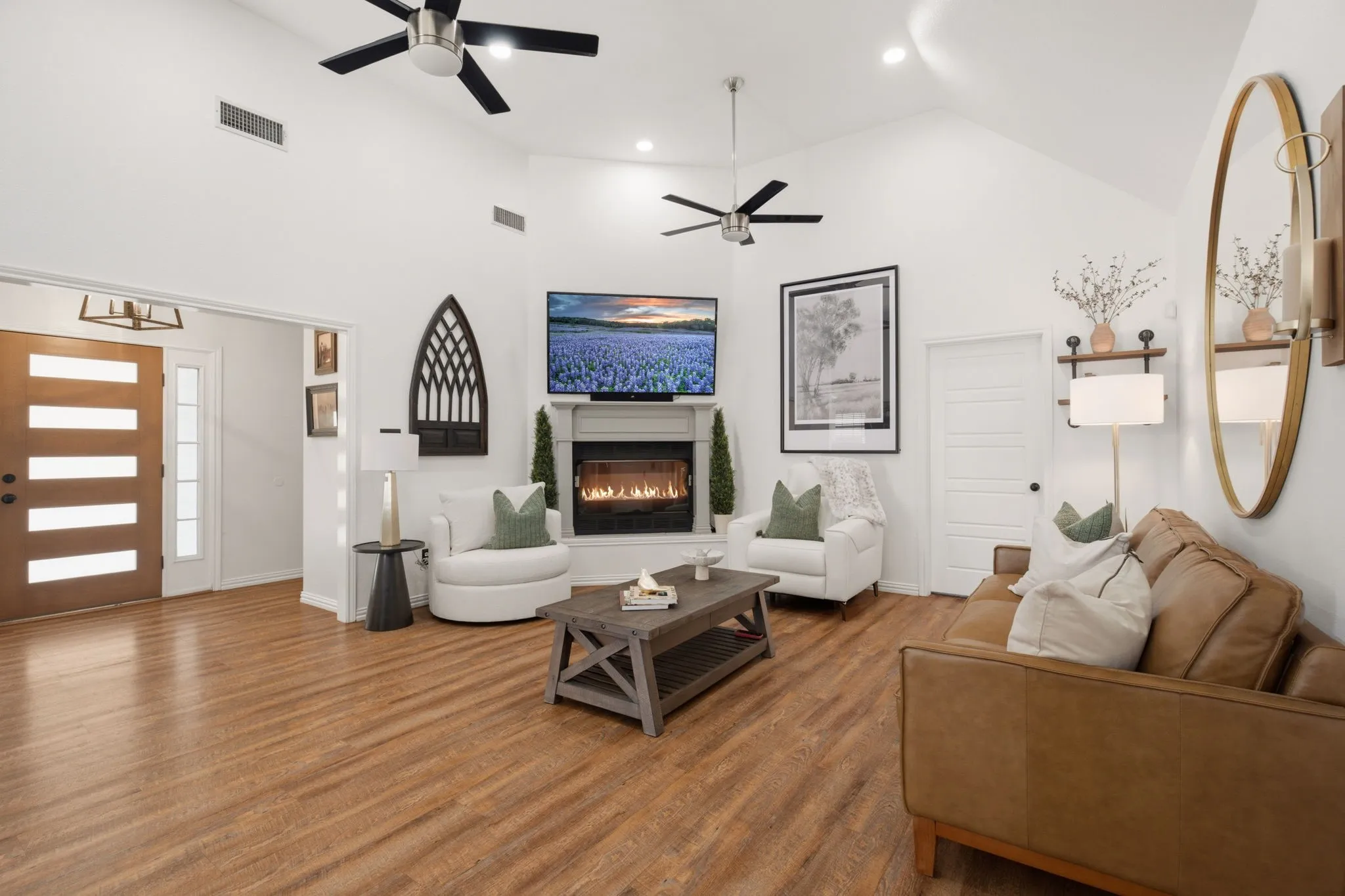 Single Family Residence For Sale in Fannin County , 355 County Road 4225, Bonham, Texas 75418, 3 Bedroom, 2 Bathroom, Garage spaces, 1,617 Sqft, built in 2000, mls#21371740, Real Estate Agent in Bonham, Homes For Sale in Fannin county, Homes For Sale in Bonham, Realtor in Bonham Texas, Real Estate Brokerage Independent Realty Texas, Luminita Cordes Realtor
