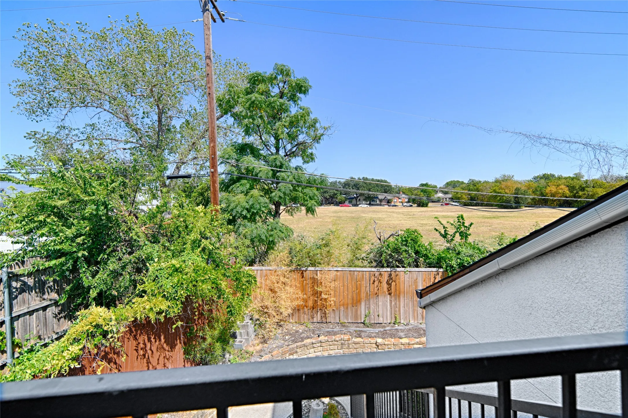 Condominium For Rent in Dallas County , 13219 Emily Road 4201D, Dallas, Texas 75240, 1 Bedroom, 1 Bathroom, 1 Garage spaces, 667 Sqft, built in 1982, mls#21372649, Real Estate Agent in Dallas, Homes For Rent in Dallas county, Homes For Rent in Dallas, Realtor in Dallas Texas, Real Estate Brokerage Independent Realty Texas, Luminita Cordes Realtor