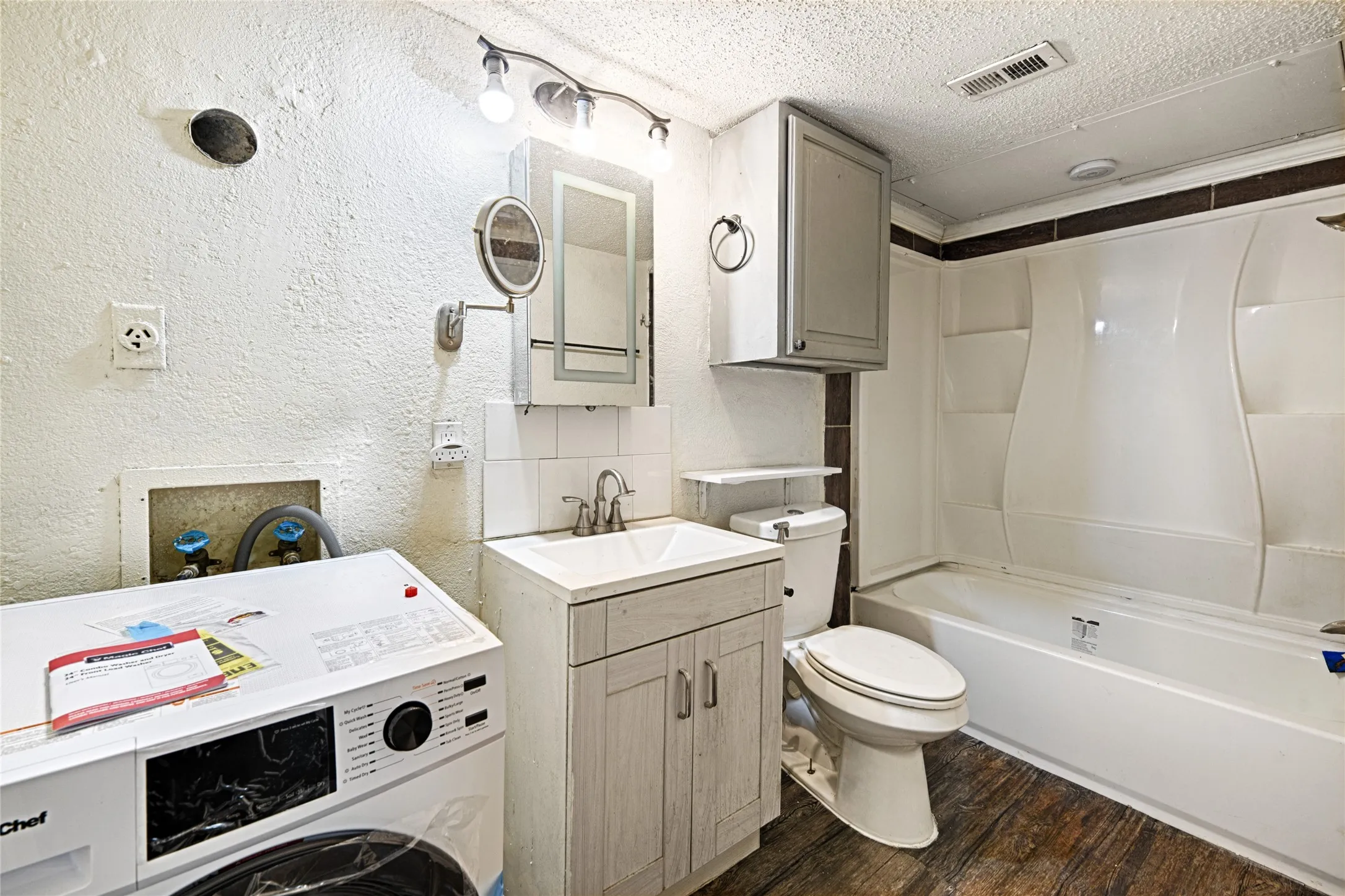 Condominium For Rent in Dallas County , 13219 Emily Road 4201D, Dallas, Texas 75240, 1 Bedroom, 1 Bathroom, 1 Garage spaces, 667 Sqft, built in 1982, mls#21372649, Real Estate Agent in Dallas, Homes For Rent in Dallas county, Homes For Rent in Dallas, Realtor in Dallas Texas, Real Estate Brokerage Independent Realty Texas, Luminita Cordes Realtor