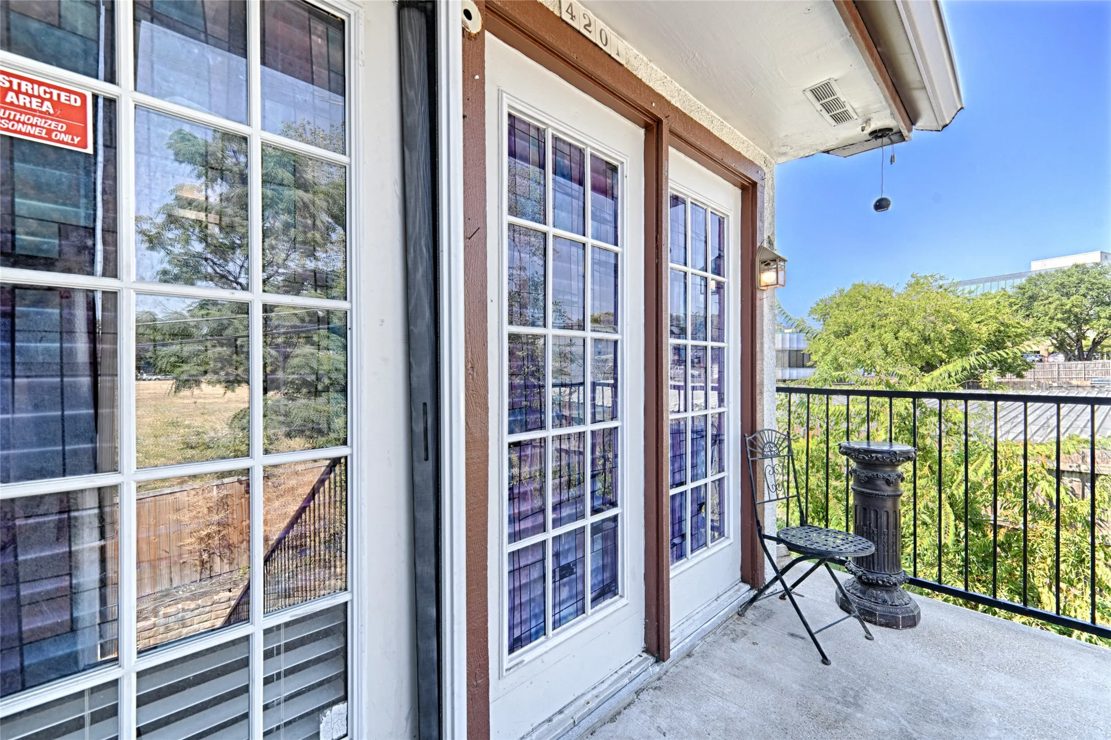 Condominium For Rent in Dallas County , 13219 Emily Road 4201D, Dallas, Texas 75240, 1 Bedroom, 1 Bathroom, 1 Garage spaces, 667 Sqft, built in 1982, mls#21372649, Real Estate Agent in Dallas, Homes For Rent in Dallas county, Homes For Rent in Dallas, Realtor in Dallas Texas, Real Estate Brokerage Independent Realty Texas, Luminita Cordes Realtor