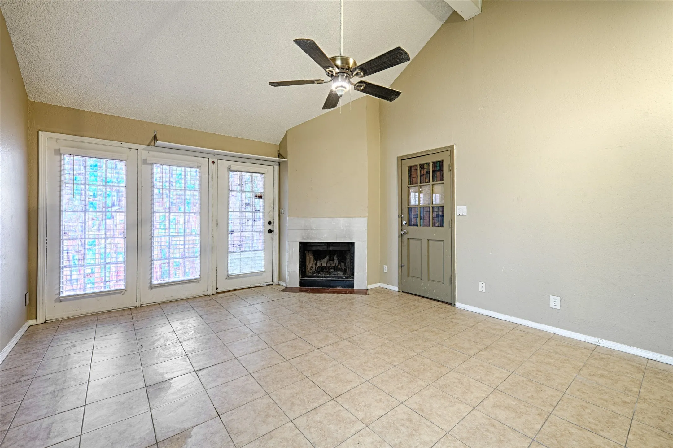 Condominium For Rent in Dallas County , 13219 Emily Road 4201D, Dallas, Texas 75240, 1 Bedroom, 1 Bathroom, 1 Garage spaces, 667 Sqft, built in 1982, mls#21372649, Real Estate Agent in Dallas, Homes For Rent in Dallas county, Homes For Rent in Dallas, Realtor in Dallas Texas, Real Estate Brokerage Independent Realty Texas, Luminita Cordes Realtor