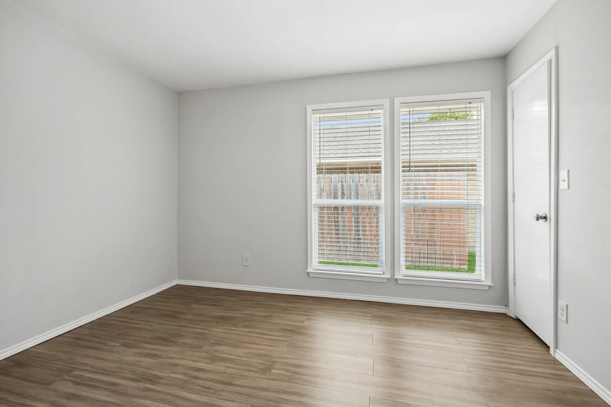Single Family Residence For Sale in Dallas County , 12333 Ferris Creek Lane, Dallas, Texas 75243, 3 Bedroom, 2 Bathroom, 2 Garage spaces, 1,895 Sqft, built in 1978, mls#21372602, Real Estate Agent in Dallas, Homes For Sale in Dallas county, Homes For Sale in Dallas, Realtor in Dallas Texas, Real Estate Brokerage Independent Realty Texas, Luminita Cordes Realtor