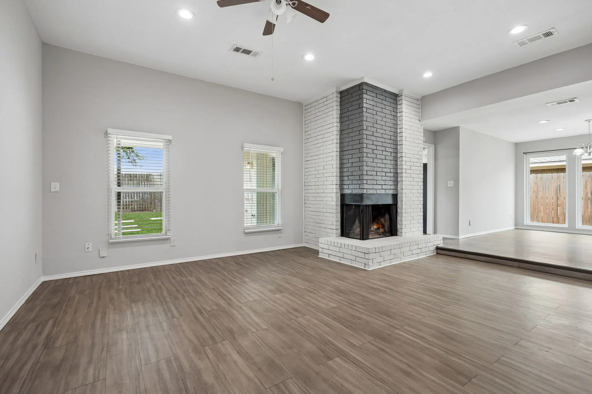 Single Family Residence For Sale in Dallas County , 12333 Ferris Creek Lane, Dallas, Texas 75243, 3 Bedroom, 2 Bathroom, 2 Garage spaces, 1,895 Sqft, built in 1978, mls#21372602, Real Estate Agent in Dallas, Homes For Sale in Dallas county, Homes For Sale in Dallas, Realtor in Dallas Texas, Real Estate Brokerage Independent Realty Texas, Luminita Cordes Realtor
