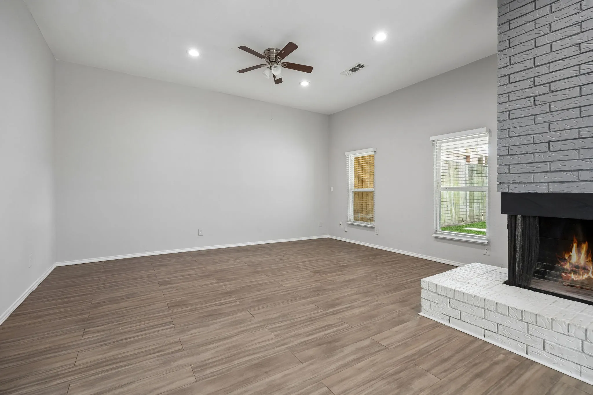 Single Family Residence For Sale in Dallas County , 12333 Ferris Creek Lane, Dallas, Texas 75243, 3 Bedroom, 2 Bathroom, 2 Garage spaces, 1,895 Sqft, built in 1978, mls#21372602, Real Estate Agent in Dallas, Homes For Sale in Dallas county, Homes For Sale in Dallas, Realtor in Dallas Texas, Real Estate Brokerage Independent Realty Texas, Luminita Cordes Realtor
