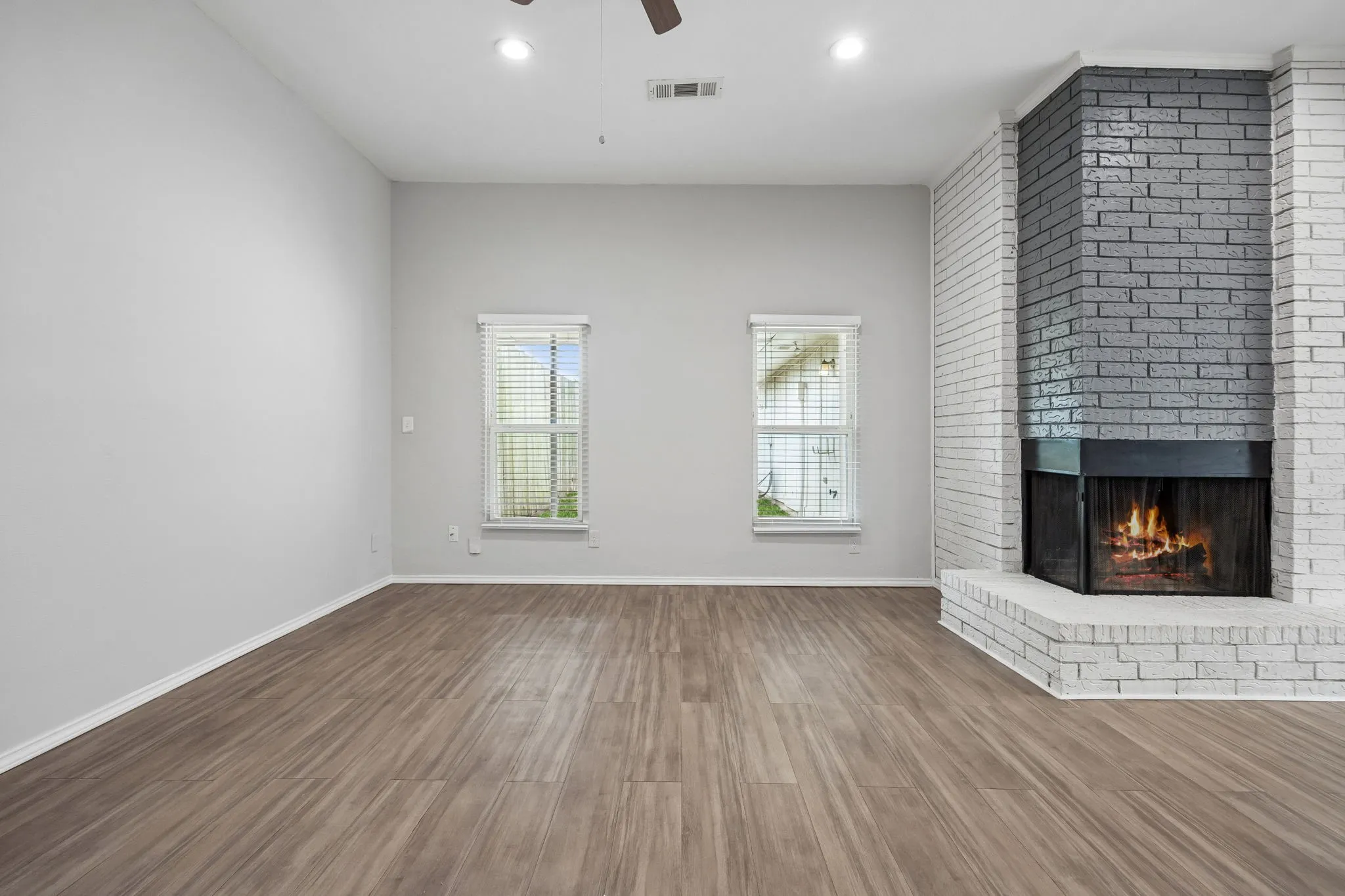Single Family Residence For Sale in Dallas County , 12333 Ferris Creek Lane, Dallas, Texas 75243, 3 Bedroom, 2 Bathroom, 2 Garage spaces, 1,895 Sqft, built in 1978, mls#21372602, Real Estate Agent in Dallas, Homes For Sale in Dallas county, Homes For Sale in Dallas, Realtor in Dallas Texas, Real Estate Brokerage Independent Realty Texas, Luminita Cordes Realtor