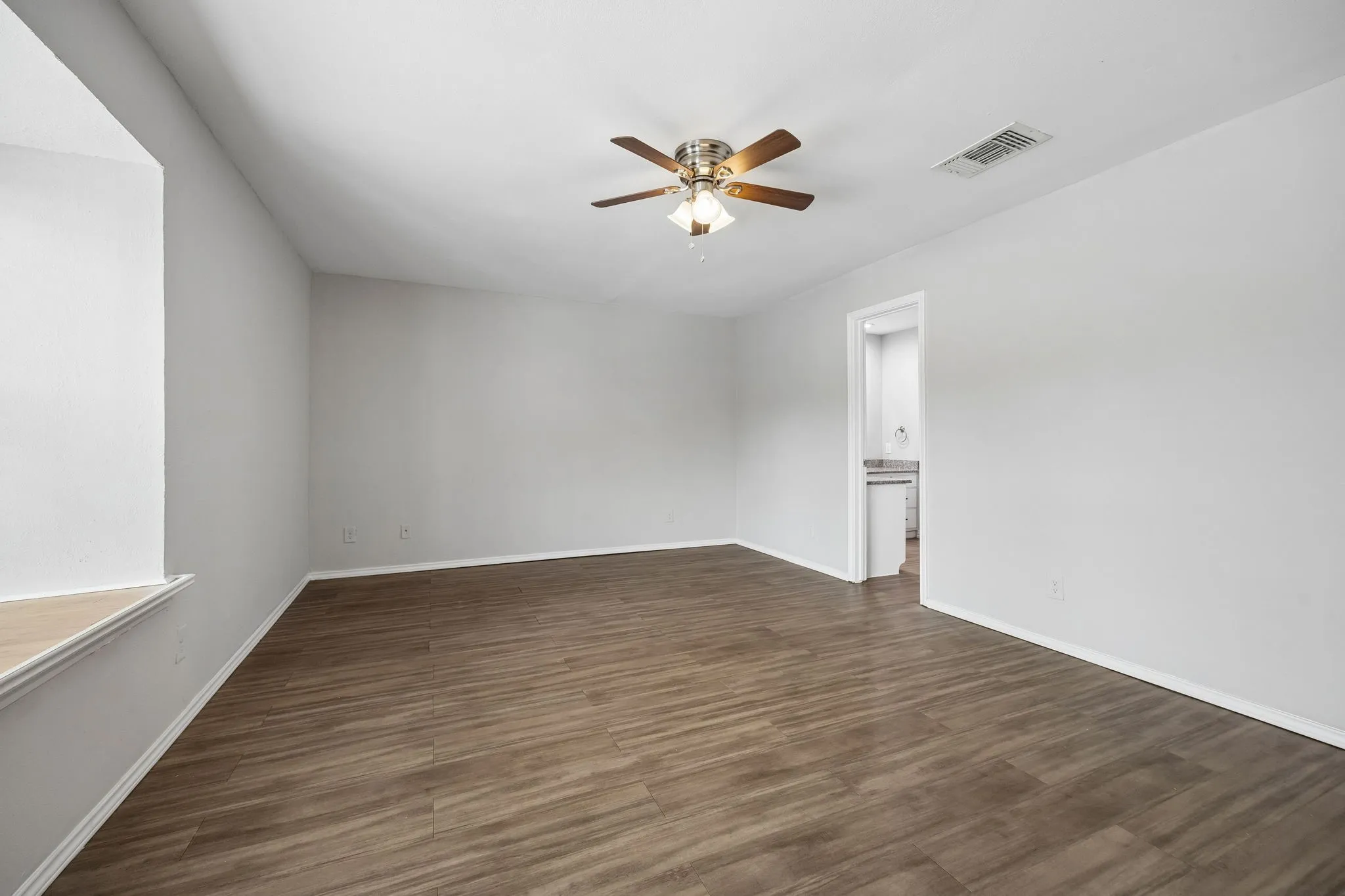 Single Family Residence For Sale in Dallas County , 12333 Ferris Creek Lane, Dallas, Texas 75243, 3 Bedroom, 2 Bathroom, 2 Garage spaces, 1,895 Sqft, built in 1978, mls#21372602, Real Estate Agent in Dallas, Homes For Sale in Dallas county, Homes For Sale in Dallas, Realtor in Dallas Texas, Real Estate Brokerage Independent Realty Texas, Luminita Cordes Realtor