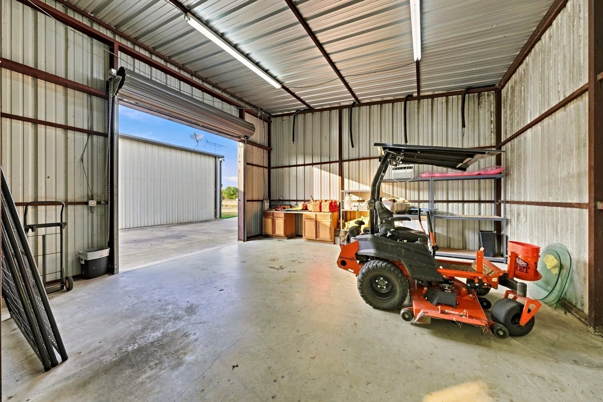 Single Family Residence For Sale in Hunt County , 8129 County Road 2419, Royse City, Texas 75189, 5 Bedroom, 5 Bathroom, 2 Garage spaces, 5,992 Sqft, built in 1998, mls#21372987, Real Estate Agent in Royse City, Homes For Sale in Hunt county, Homes For Sale in Royse City, Realtor in Royse City Texas, Real Estate Brokerage Independent Realty Texas, Luminita Cordes Realtor
