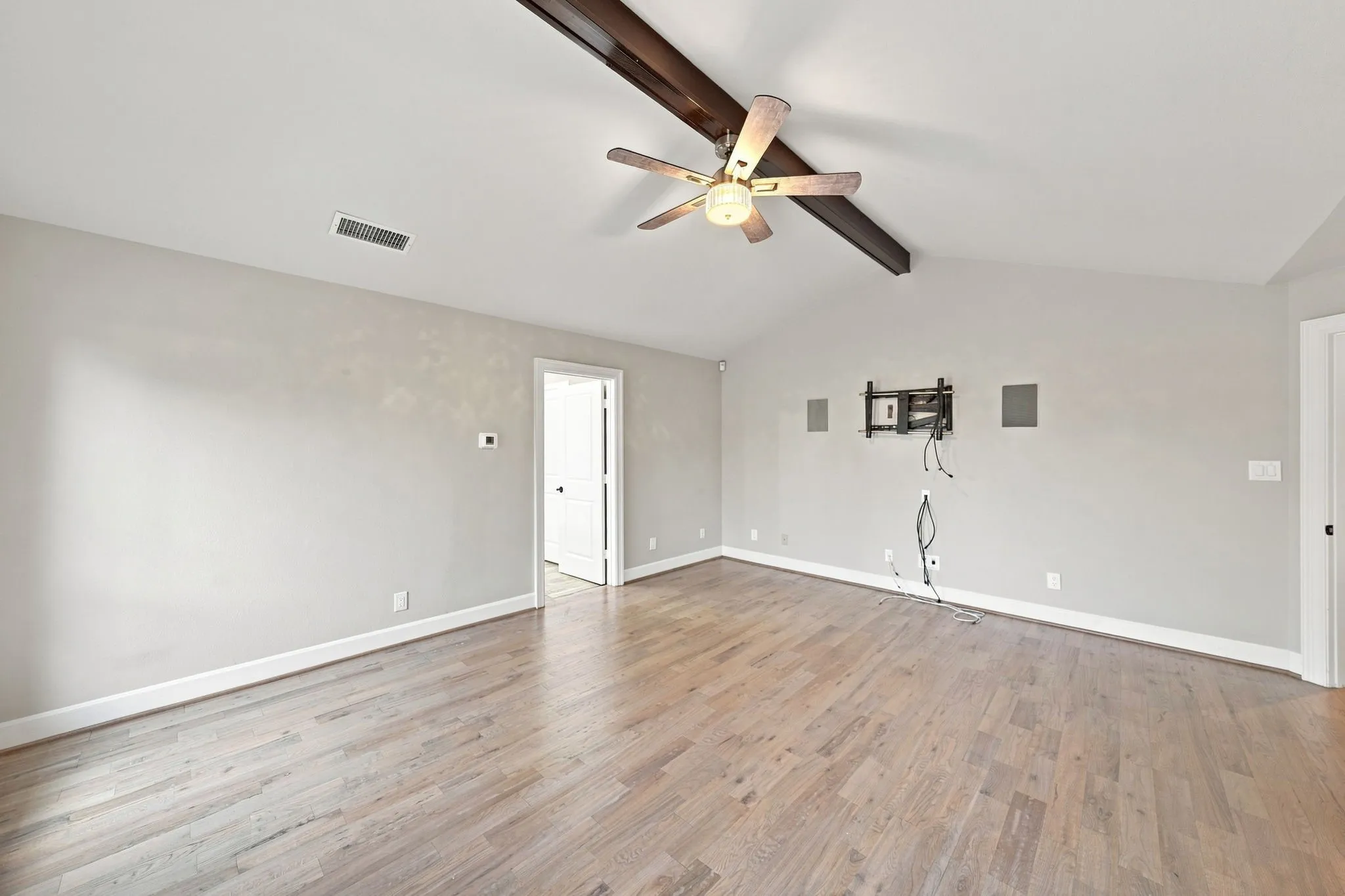 Single Family Residence For Sale in Hunt County , 8129 County Road 2419, Royse City, Texas 75189, 5 Bedroom, 5 Bathroom, 2 Garage spaces, 5,992 Sqft, built in 1998, mls#21372987, Real Estate Agent in Royse City, Homes For Sale in Hunt county, Homes For Sale in Royse City, Realtor in Royse City Texas, Real Estate Brokerage Independent Realty Texas, Luminita Cordes Realtor