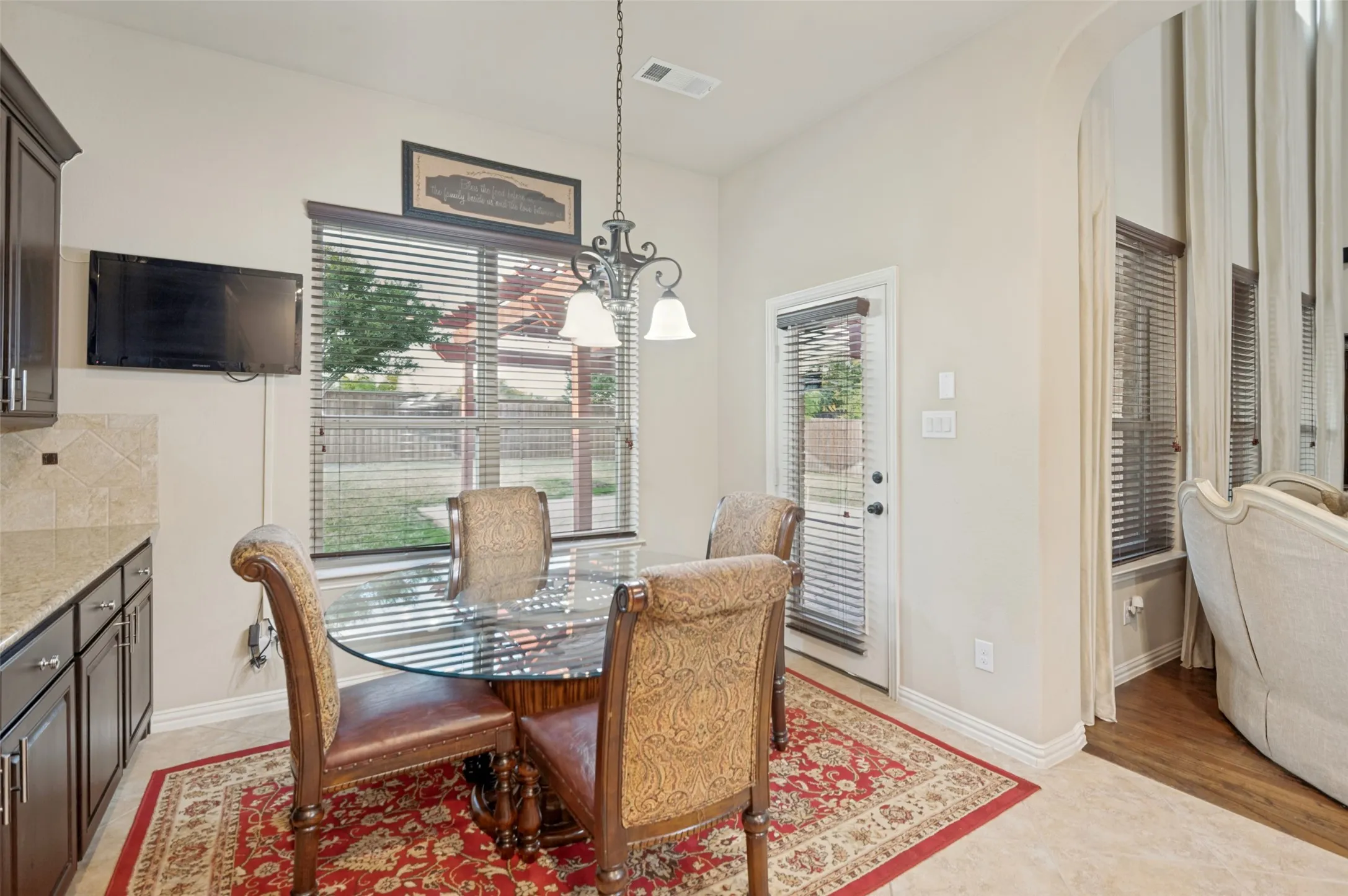 Single Family Residence For Sale in Denton County , 6701 Edwards Road, Denton, Texas 76208, 5 Bedroom, 4 Bathroom, 3 Garage spaces, 3,976 Sqft, built in 2014, mls#21373039, Real Estate Agent in Denton, Homes For Sale in Denton county, Homes For Sale in Denton, Realtor in Denton Texas, Real Estate Brokerage Independent Realty Texas, Luminita Cordes Realtor
