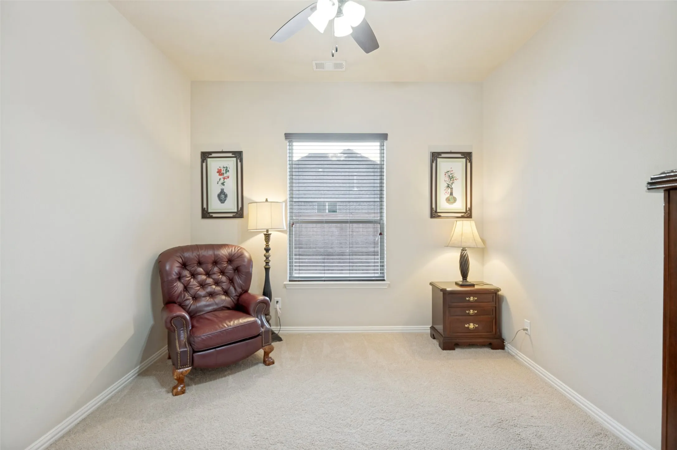 Single Family Residence For Sale in Denton County , 6701 Edwards Road, Denton, Texas 76208, 5 Bedroom, 4 Bathroom, 3 Garage spaces, 3,976 Sqft, built in 2014, mls#21373039, Real Estate Agent in Denton, Homes For Sale in Denton county, Homes For Sale in Denton, Realtor in Denton Texas, Real Estate Brokerage Independent Realty Texas, Luminita Cordes Realtor