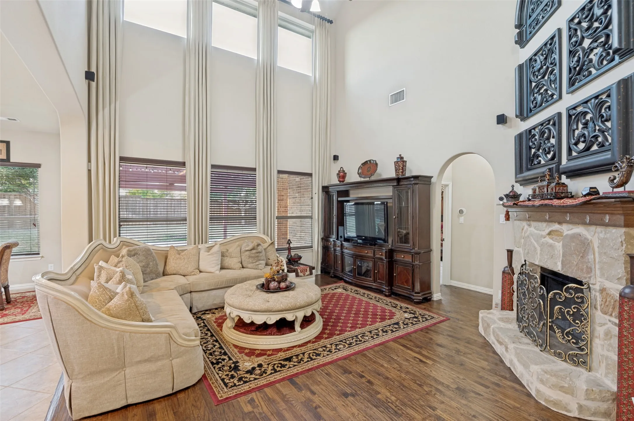 Single Family Residence For Sale in Denton County , 6701 Edwards Road, Denton, Texas 76208, 5 Bedroom, 4 Bathroom, 3 Garage spaces, 3,976 Sqft, built in 2014, mls#21373039, Real Estate Agent in Denton, Homes For Sale in Denton county, Homes For Sale in Denton, Realtor in Denton Texas, Real Estate Brokerage Independent Realty Texas, Luminita Cordes Realtor