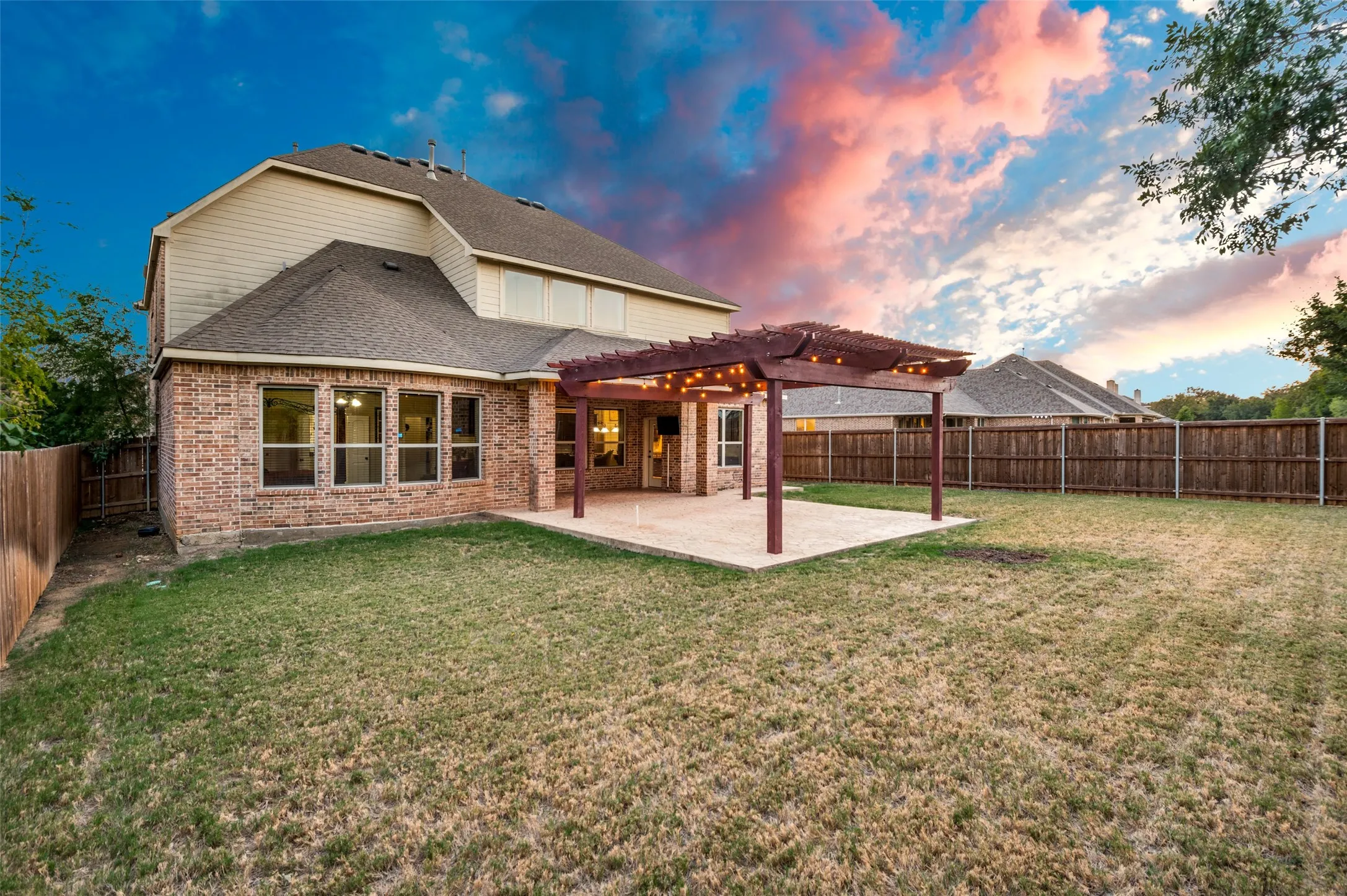 Single Family Residence For Sale in Denton County , 6701 Edwards Road, Denton, Texas 76208, 5 Bedroom, 4 Bathroom, 3 Garage spaces, 3,976 Sqft, built in 2014, mls#21373039, Real Estate Agent in Denton, Homes For Sale in Denton county, Homes For Sale in Denton, Realtor in Denton Texas, Real Estate Brokerage Independent Realty Texas, Luminita Cordes Realtor
