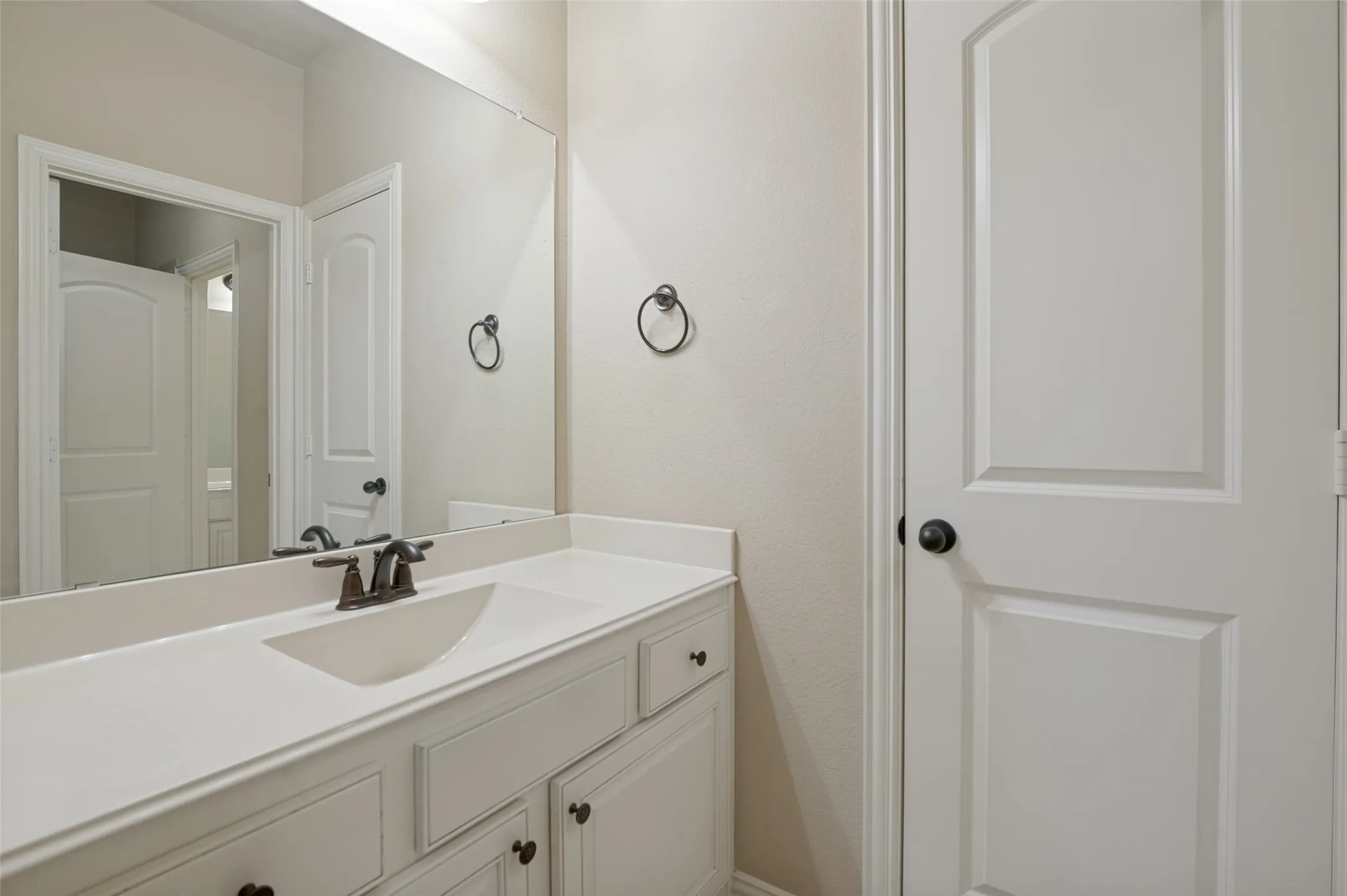 Single Family Residence For Sale in Denton County , 6701 Edwards Road, Denton, Texas 76208, 5 Bedroom, 4 Bathroom, 3 Garage spaces, 3,976 Sqft, built in 2014, mls#21373039, Real Estate Agent in Denton, Homes For Sale in Denton county, Homes For Sale in Denton, Realtor in Denton Texas, Real Estate Brokerage Independent Realty Texas, Luminita Cordes Realtor
