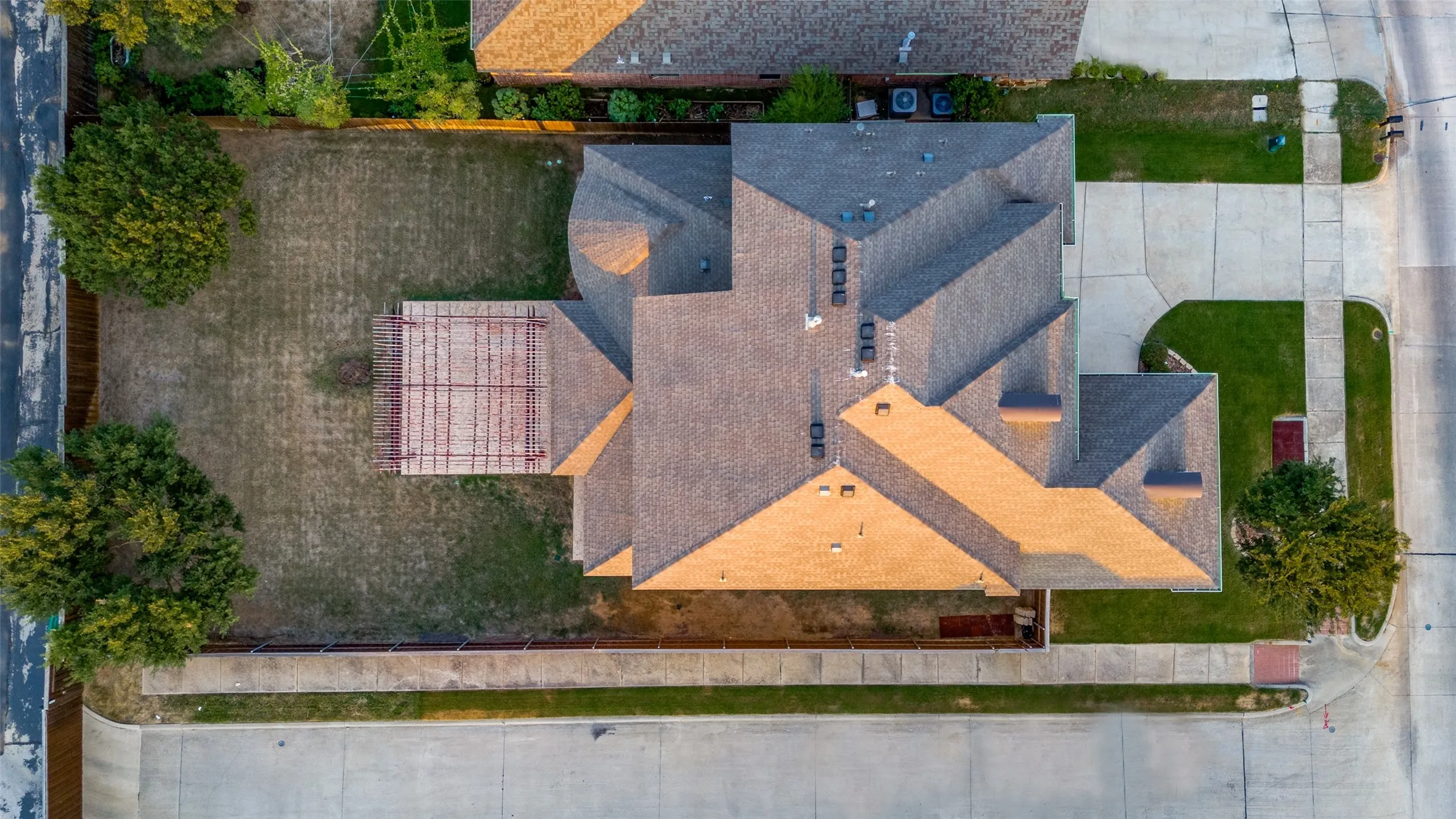 Single Family Residence For Sale in Denton County , 6701 Edwards Road, Denton, Texas 76208, 5 Bedroom, 4 Bathroom, 3 Garage spaces, 3,976 Sqft, built in 2014, mls#21373039, Real Estate Agent in Denton, Homes For Sale in Denton county, Homes For Sale in Denton, Realtor in Denton Texas, Real Estate Brokerage Independent Realty Texas, Luminita Cordes Realtor