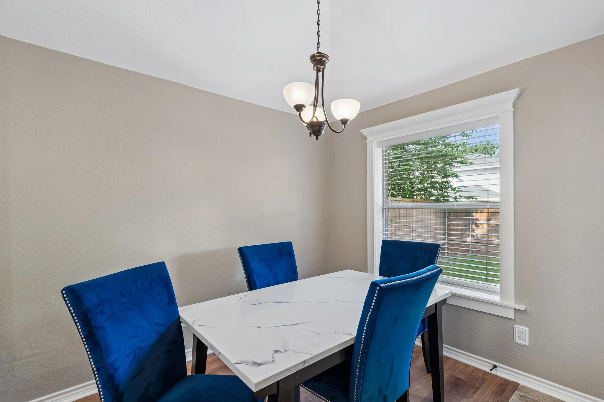 Single Family Residence For Sale in Collin County , 8109 Wharf Street, Frisco, Texas 75035, 3 Bedroom, 2 Bathroom, 2 Garage spaces, 1,519 Sqft, built in 1995, mls#21365882, Real Estate Agent in Frisco, Homes For Sale in Collin county, Homes For Sale in Frisco, Realtor in Frisco Texas, Real Estate Brokerage Independent Realty Texas, Luminita Cordes Realtor