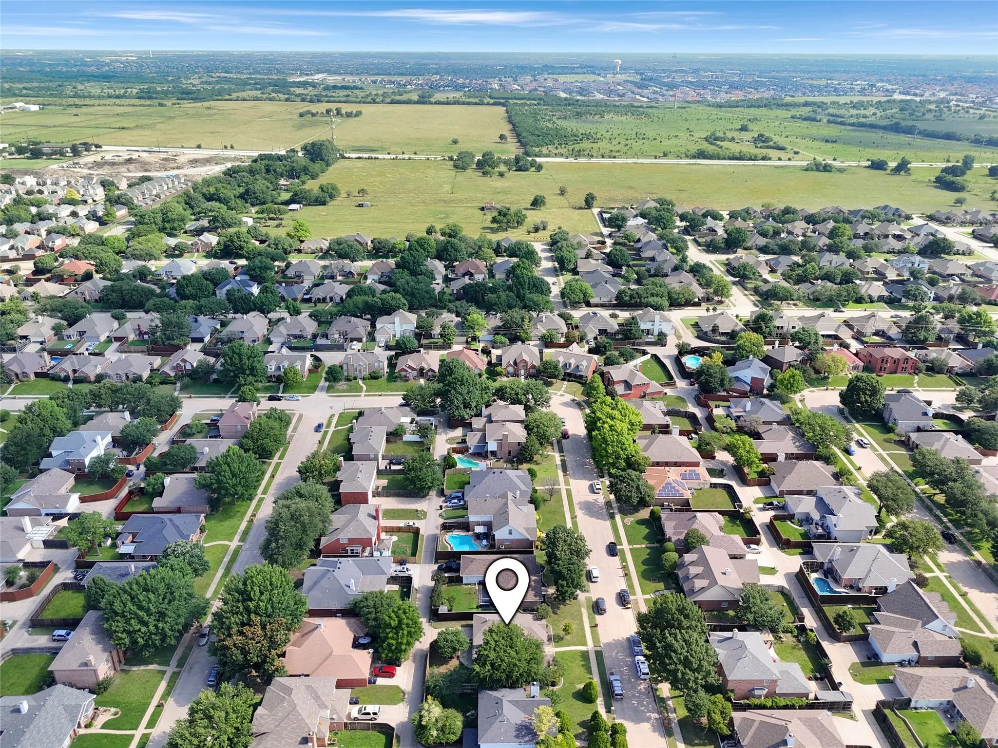 Single Family Residence For Sale in Collin County , 8109 Wharf Street, Frisco, Texas 75035, 3 Bedroom, 2 Bathroom, 2 Garage spaces, 1,519 Sqft, built in 1995, mls#21365882, Real Estate Agent in Frisco, Homes For Sale in Collin county, Homes For Sale in Frisco, Realtor in Frisco Texas, Real Estate Brokerage Independent Realty Texas, Luminita Cordes Realtor
