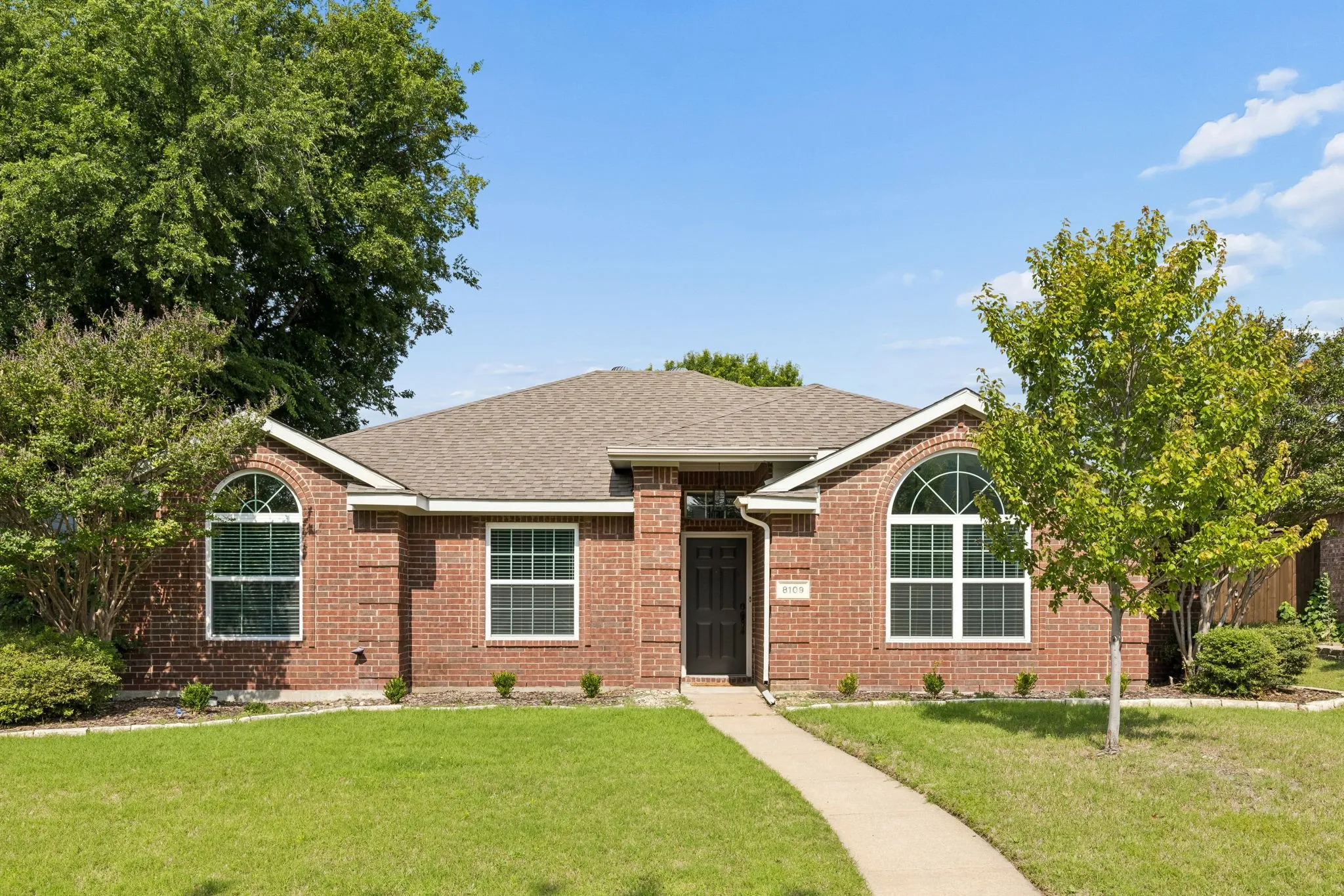 Single Family Residence For Sale in Collin County , 8109 Wharf Street, Frisco, Texas 75035, 3 Bedroom, 2 Bathroom, 2 Garage spaces, 1,519 Sqft, built in 1995, mls#21365882, Real Estate Agent in Frisco, Homes For Sale in Collin county, Homes For Sale in Frisco, Realtor in Frisco Texas, Real Estate Brokerage Independent Realty Texas, Luminita Cordes Realtor