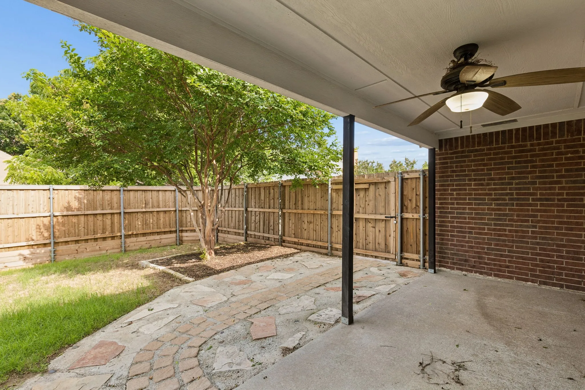 Single Family Residence For Sale in Collin County , 8109 Wharf Street, Frisco, Texas 75035, 3 Bedroom, 2 Bathroom, 2 Garage spaces, 1,519 Sqft, built in 1995, mls#21365882, Real Estate Agent in Frisco, Homes For Sale in Collin county, Homes For Sale in Frisco, Realtor in Frisco Texas, Real Estate Brokerage Independent Realty Texas, Luminita Cordes Realtor