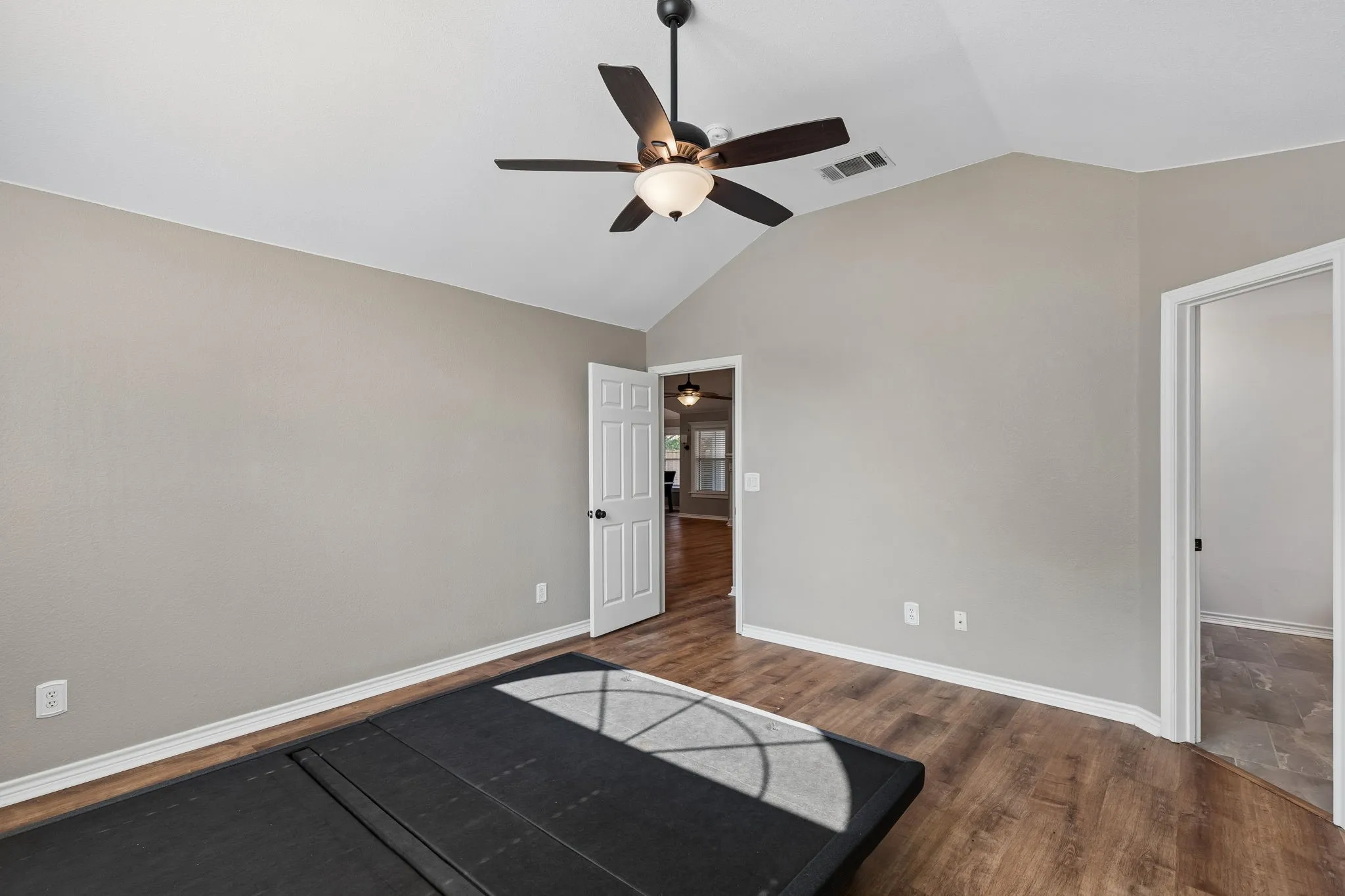 Single Family Residence For Sale in Collin County , 8109 Wharf Street, Frisco, Texas 75035, 3 Bedroom, 2 Bathroom, 2 Garage spaces, 1,519 Sqft, built in 1995, mls#21365882, Real Estate Agent in Frisco, Homes For Sale in Collin county, Homes For Sale in Frisco, Realtor in Frisco Texas, Real Estate Brokerage Independent Realty Texas, Luminita Cordes Realtor